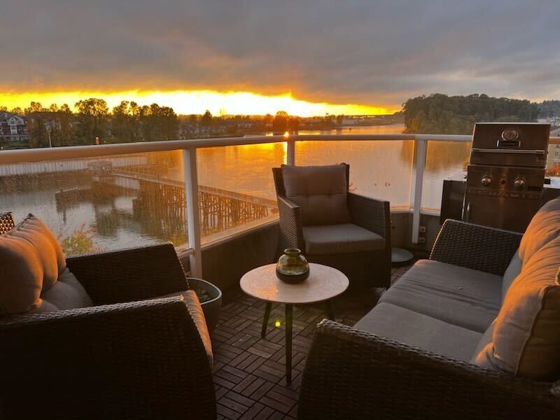 704 1250 QUAYSIDE DRIVE, #704