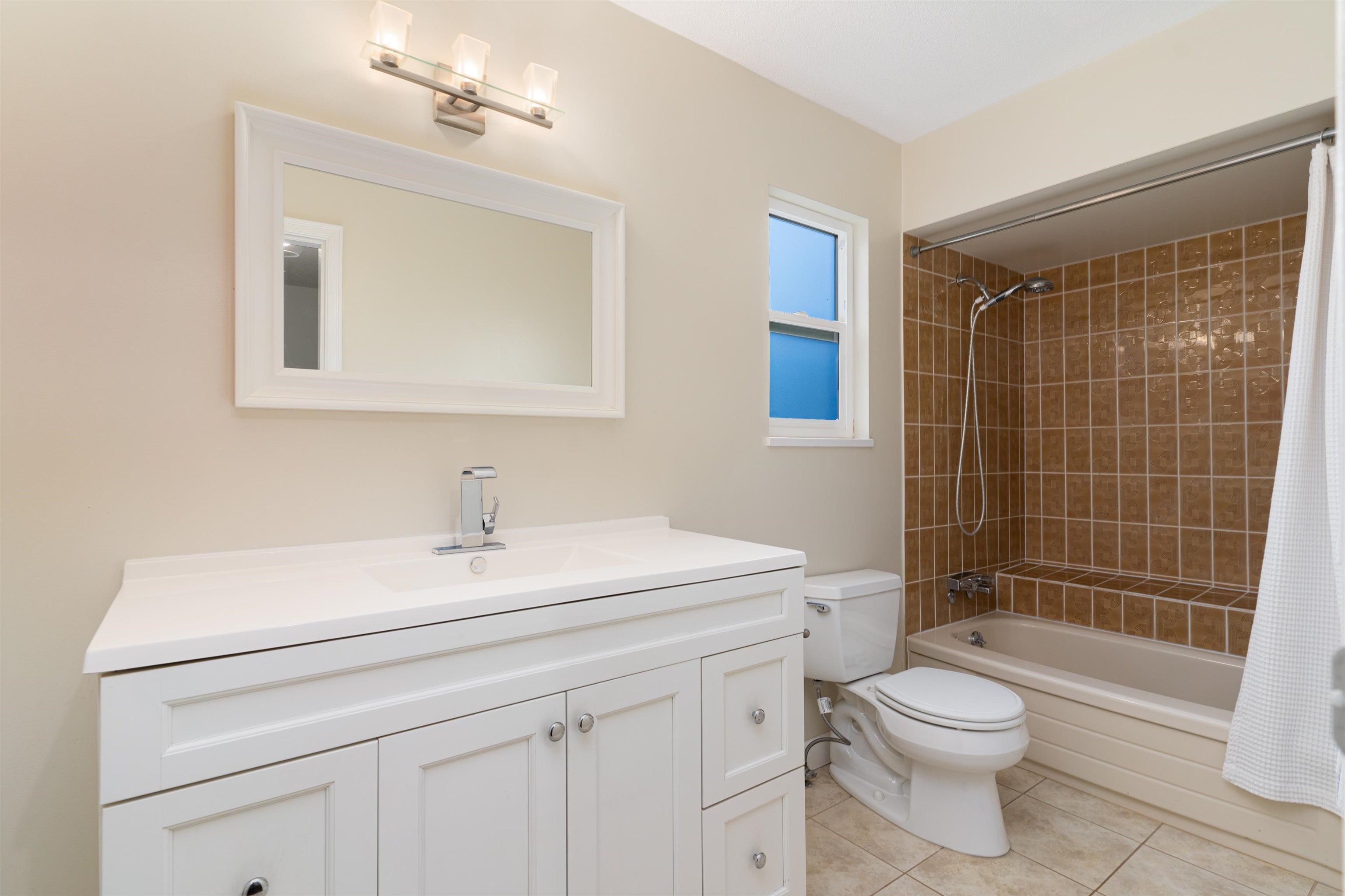 5644 WHITE PINE LANE