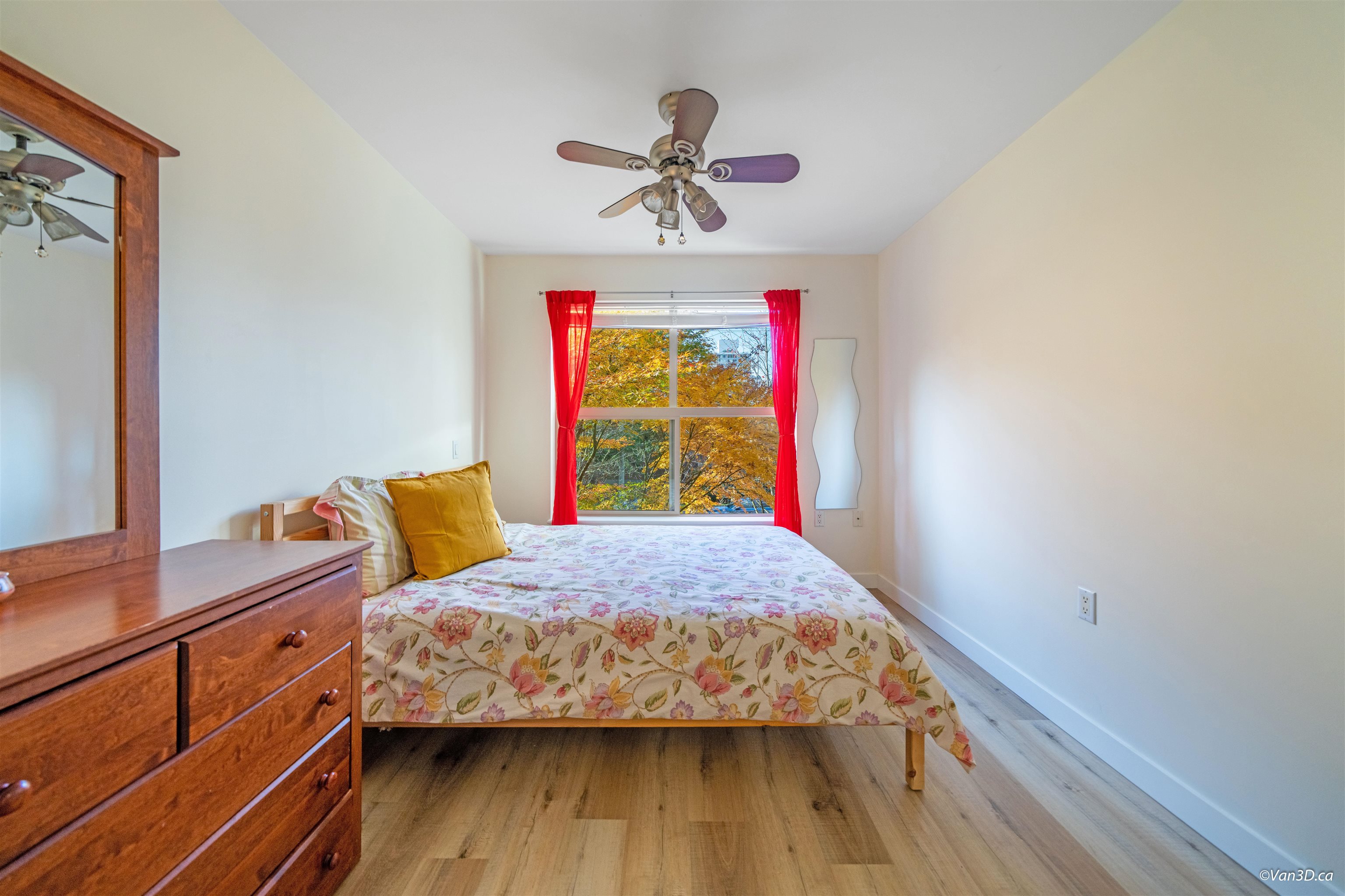 209 1468 ST ANDREWS AVENUE, #209