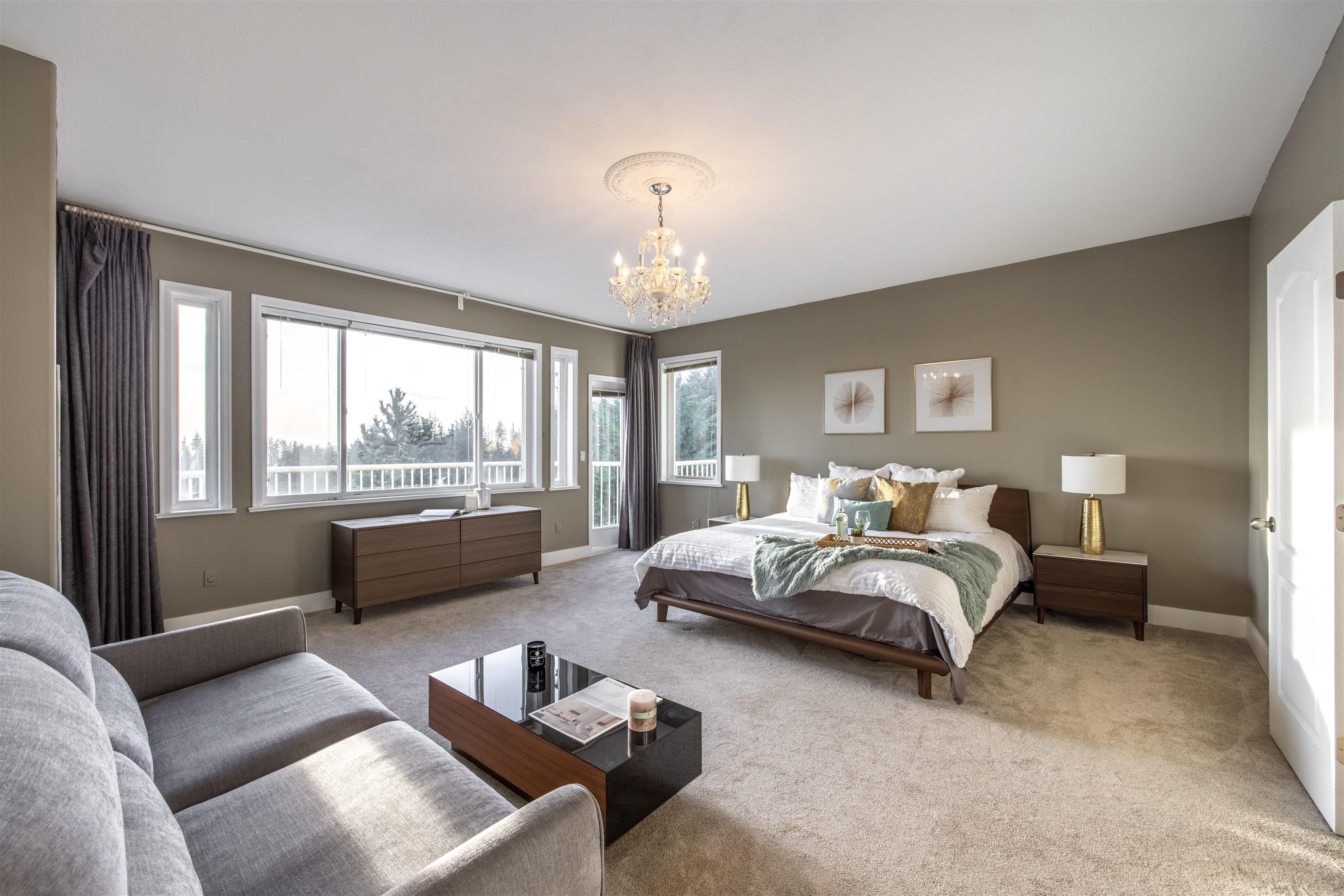 2566 DIAMOND CRESCENT
