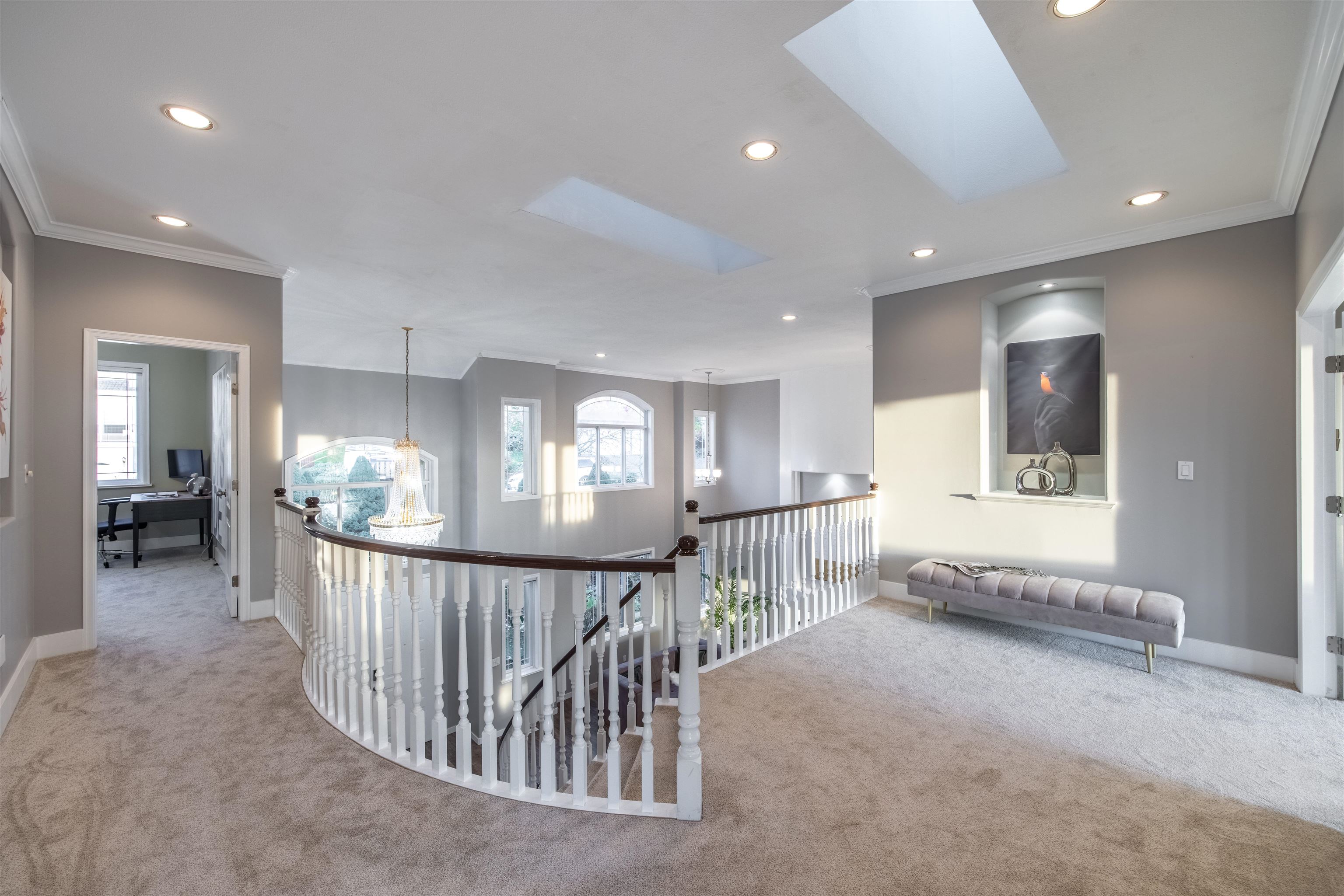 2566 DIAMOND CRESCENT