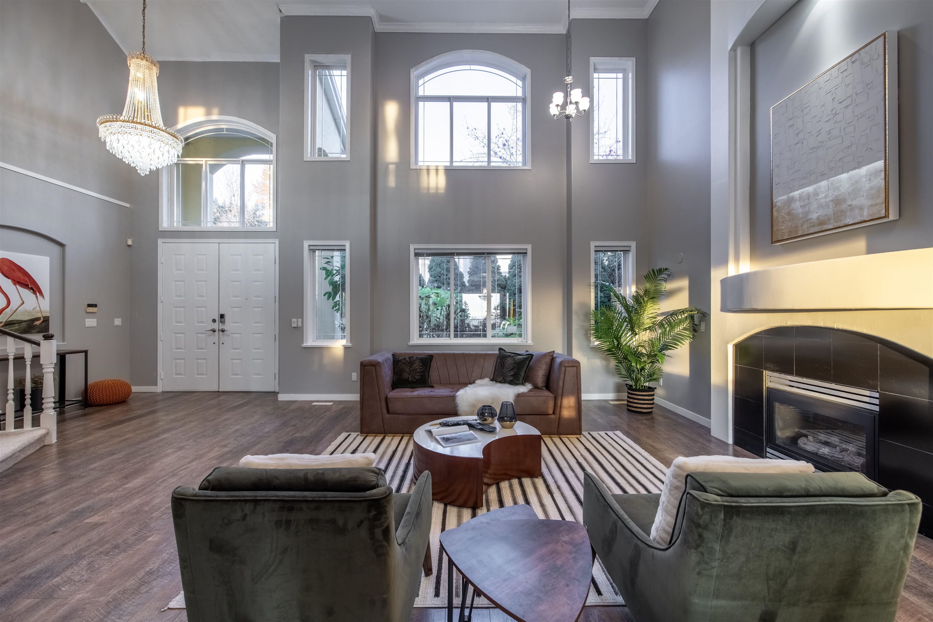 2566 DIAMOND CRESCENT