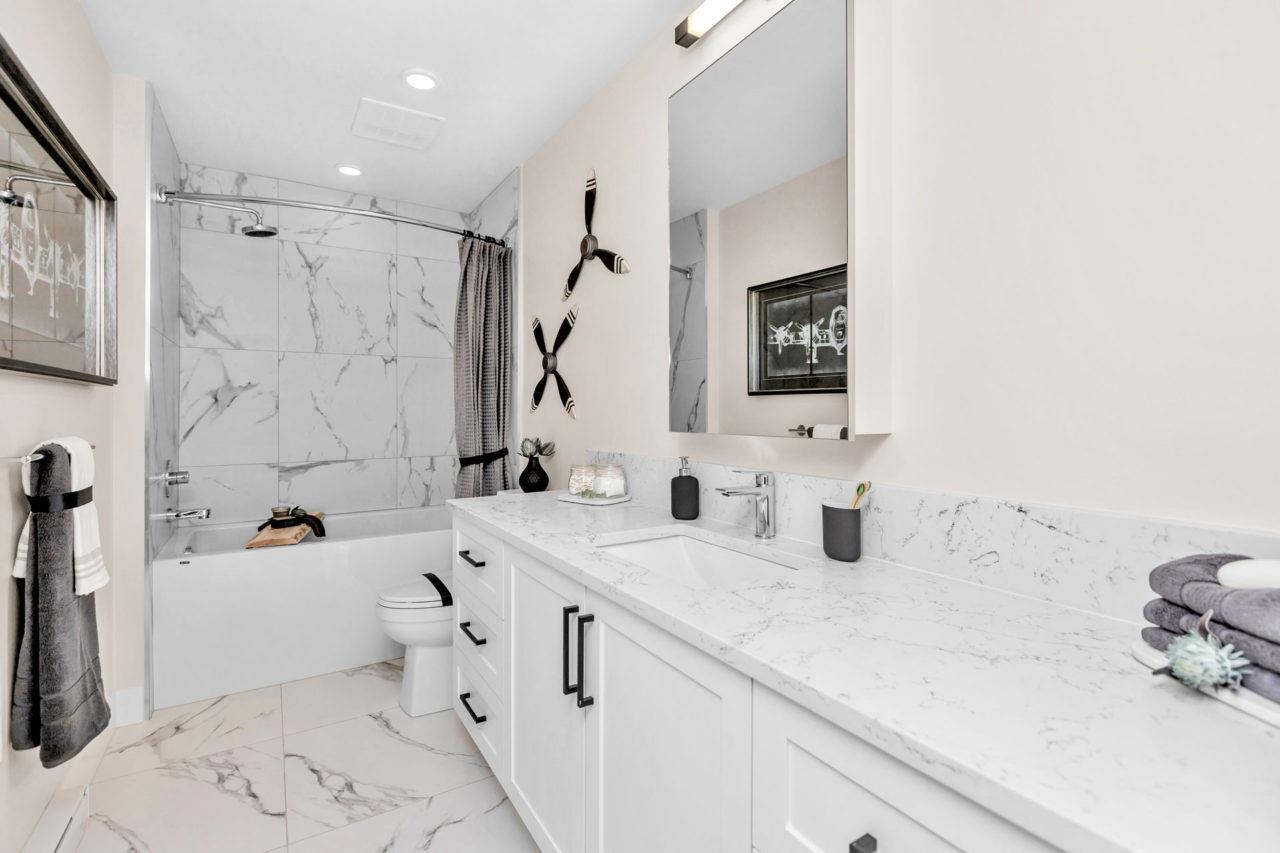 512 22348 NORTH AVENUE, #512