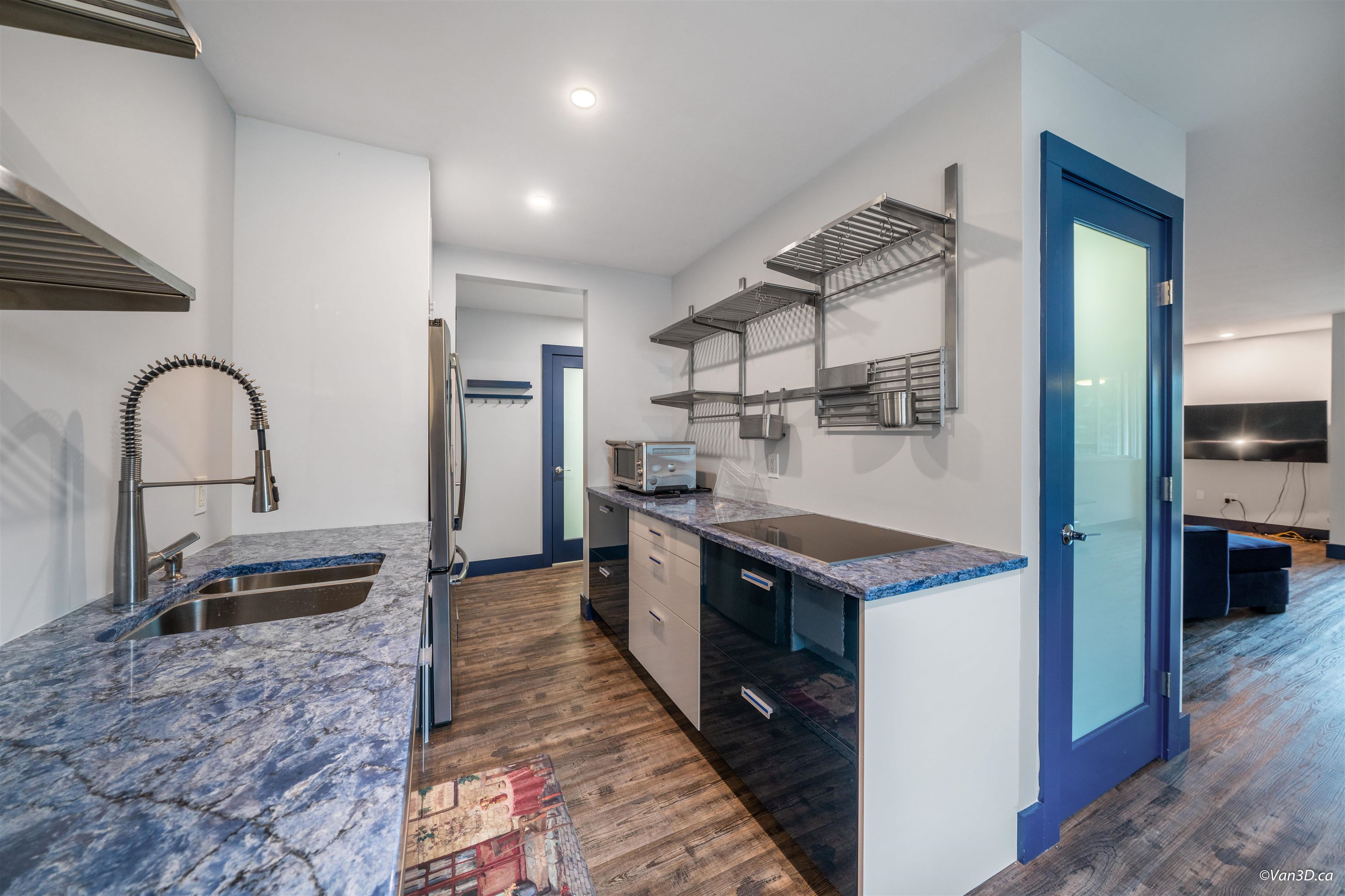 206 1355 FIR STREET, #206