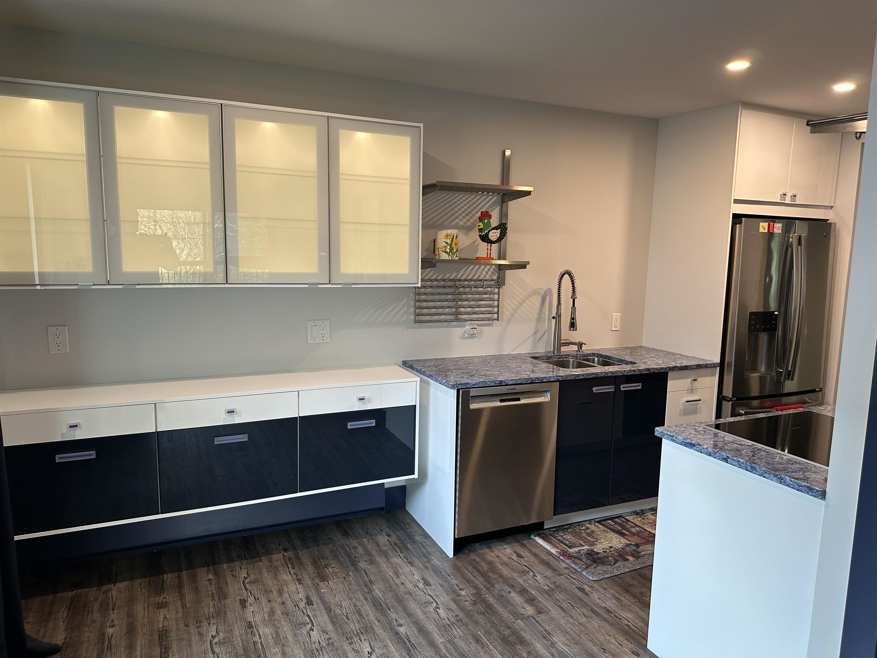 206 1355 FIR STREET, #206