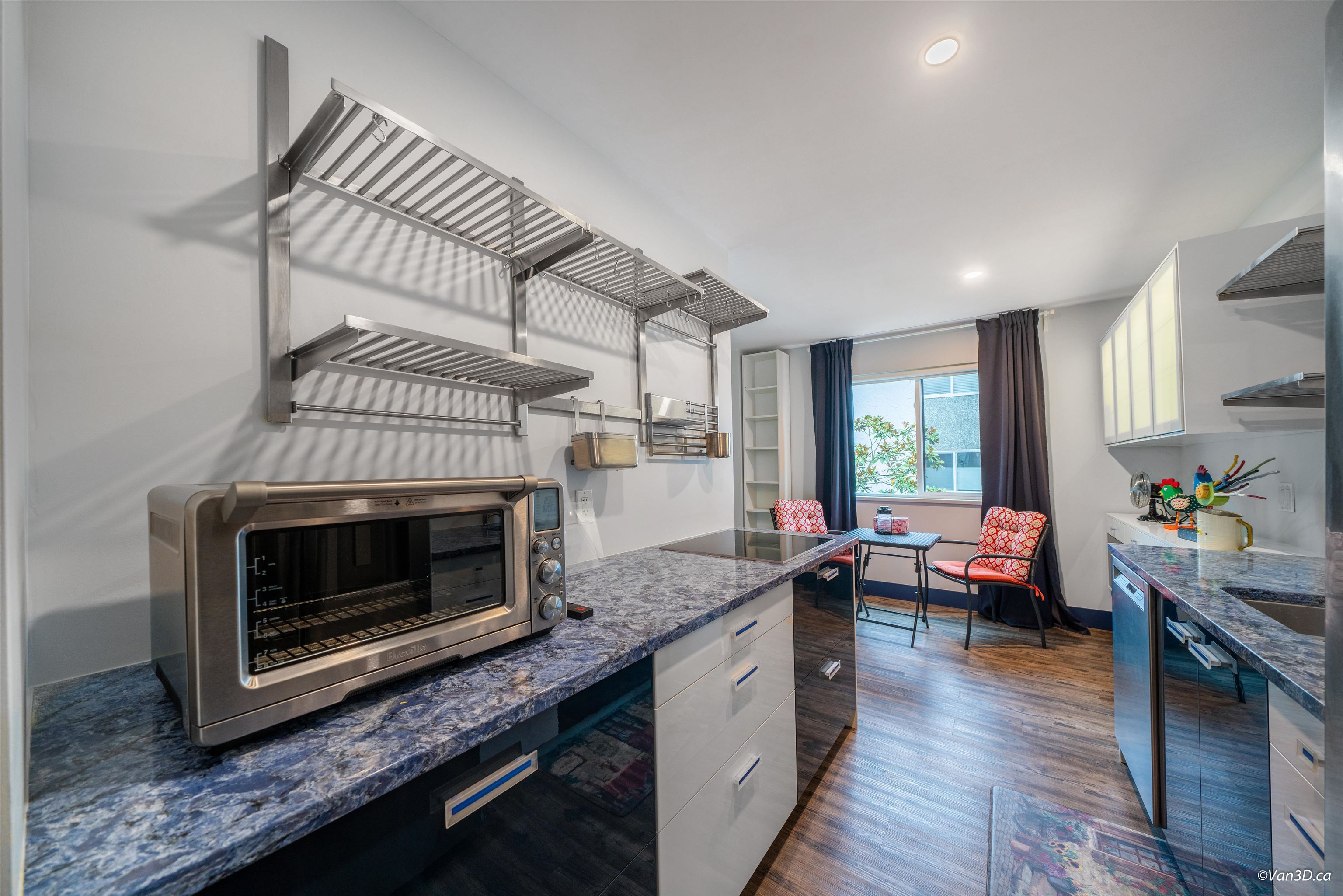 206 1355 FIR STREET, #206