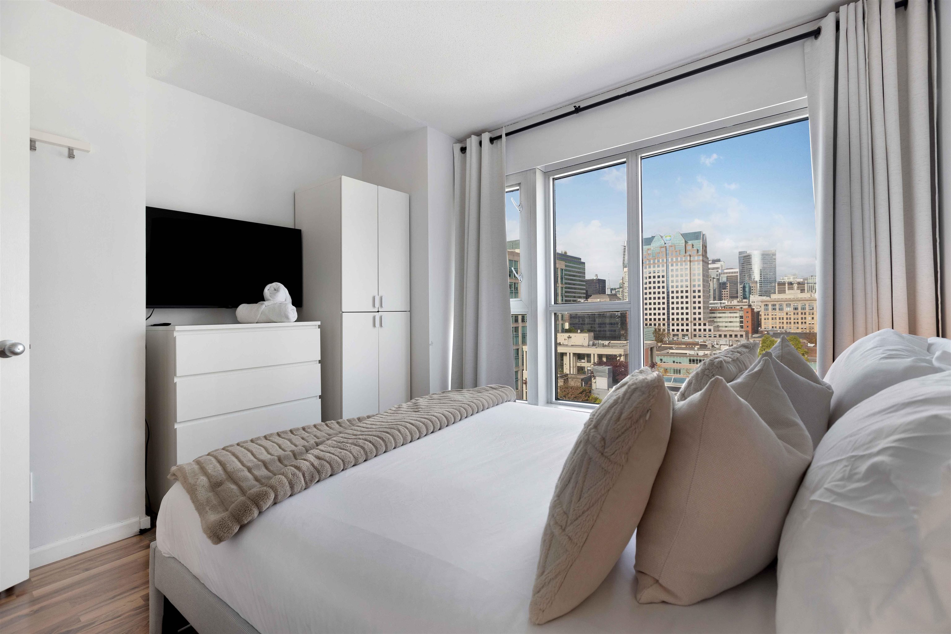 1601 183 KEEFER PLACE, #1601