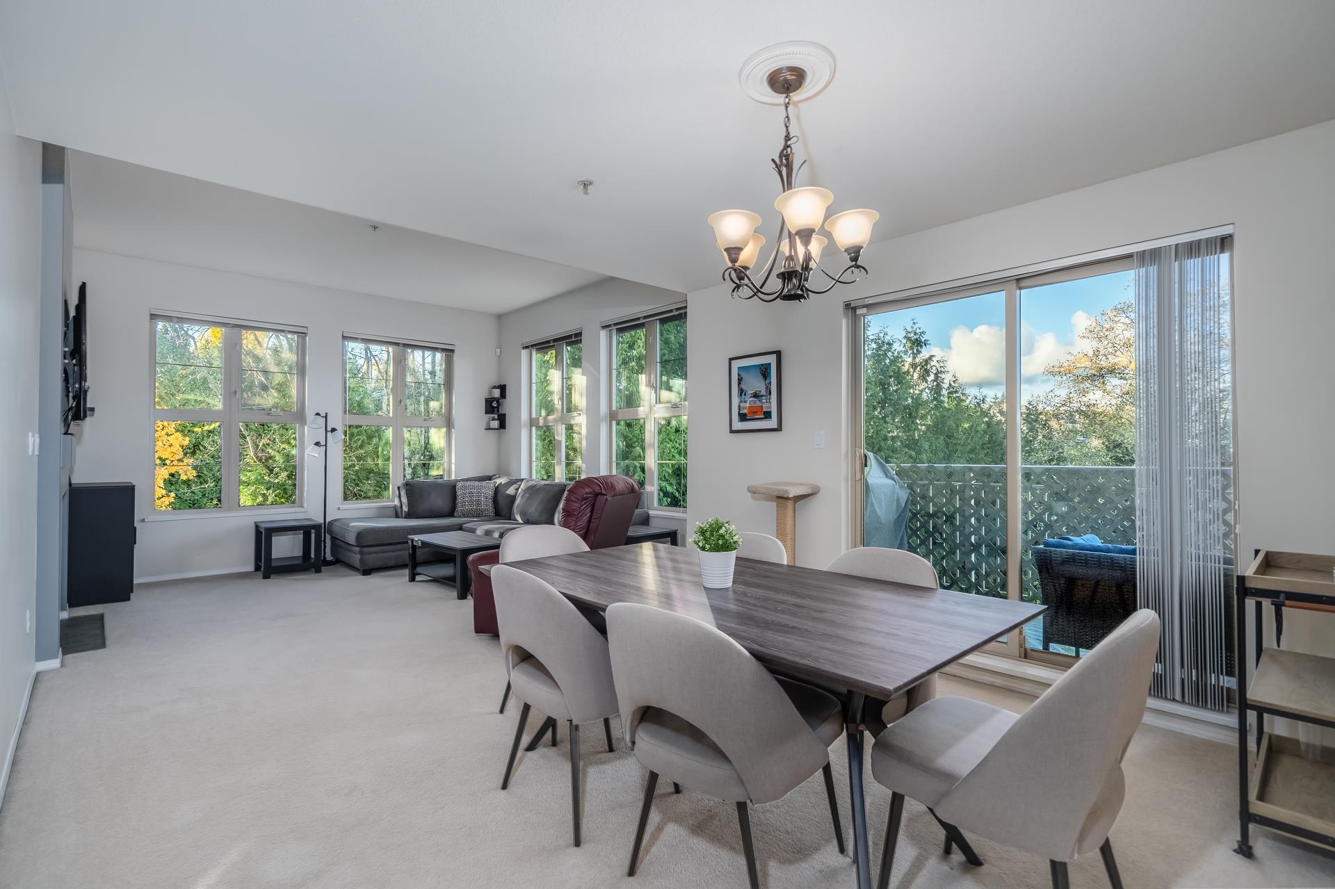 411 15220 GUILDFORD DRIVE, #411