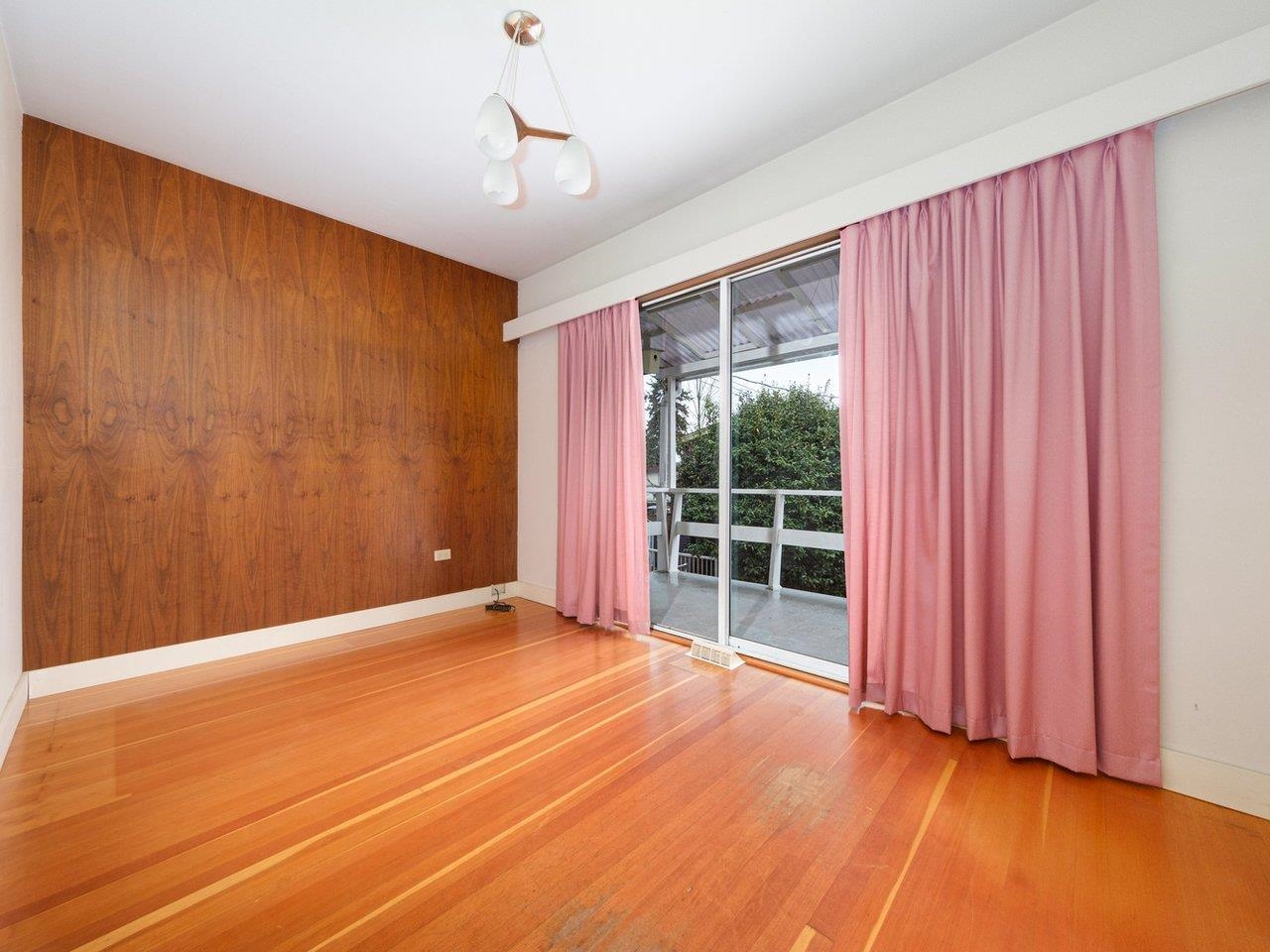 134 W 40TH AVENUE
