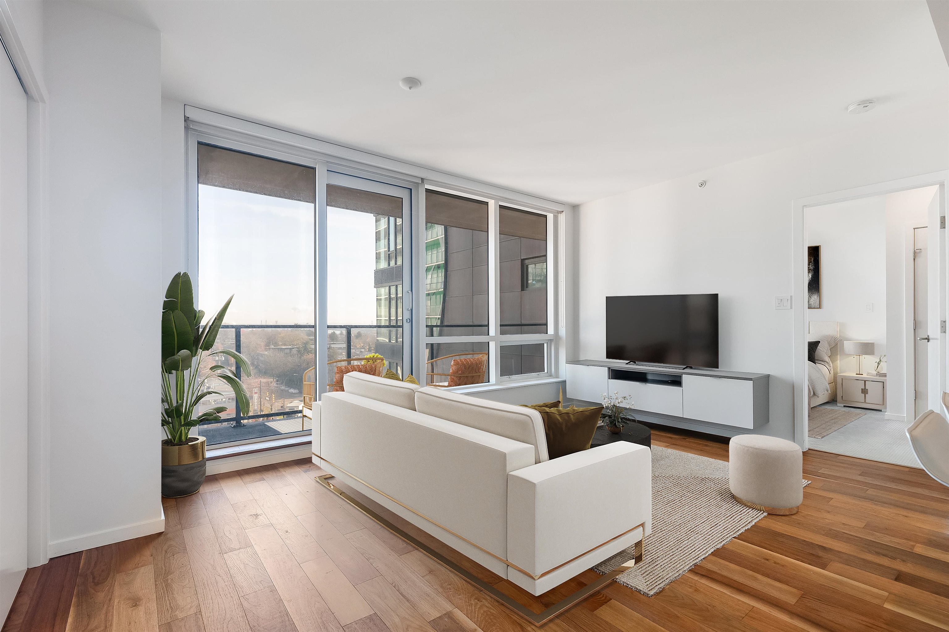 906 8588 CORNISH STREET, #906
