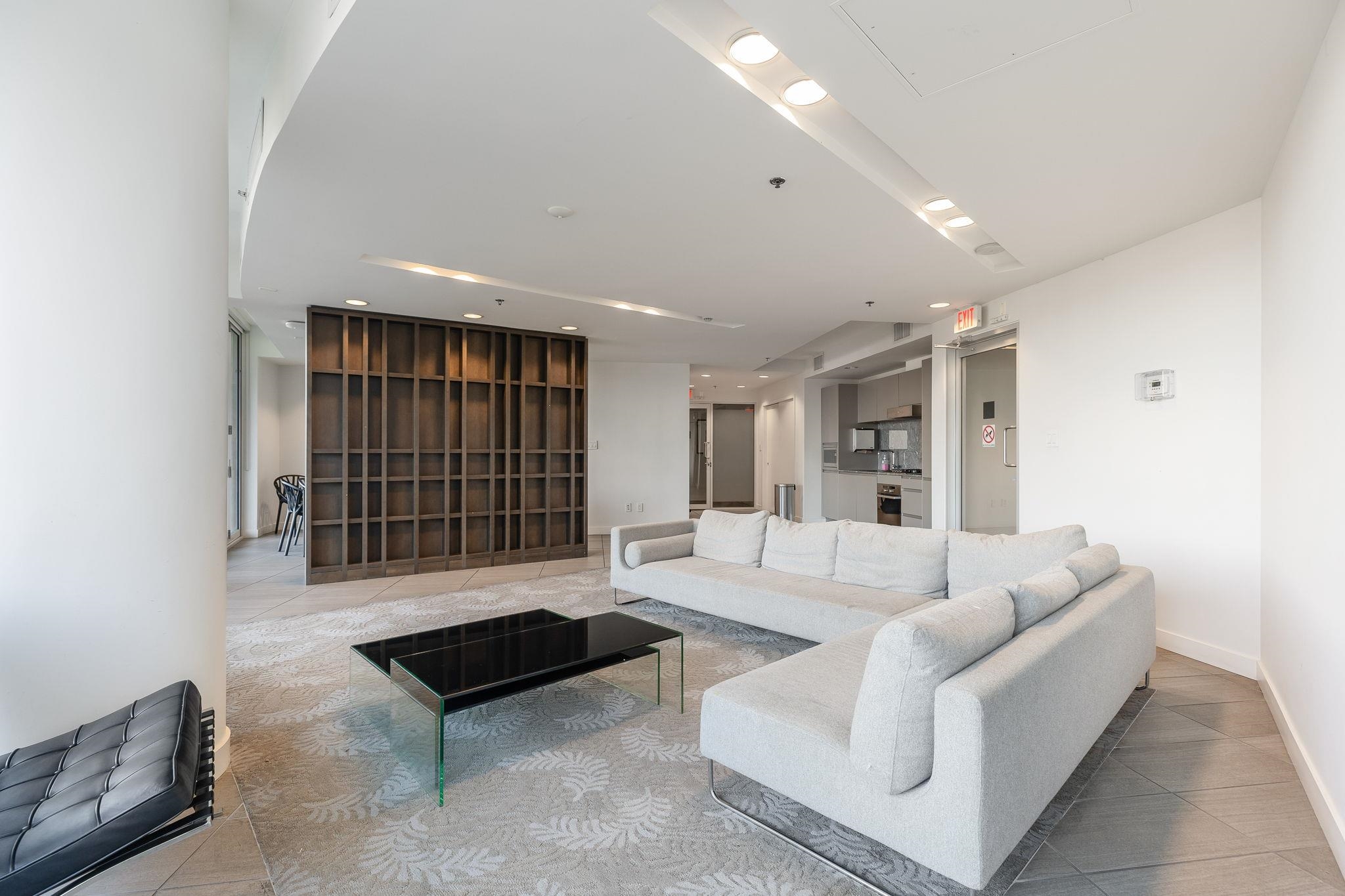 906 8588 CORNISH STREET, #906