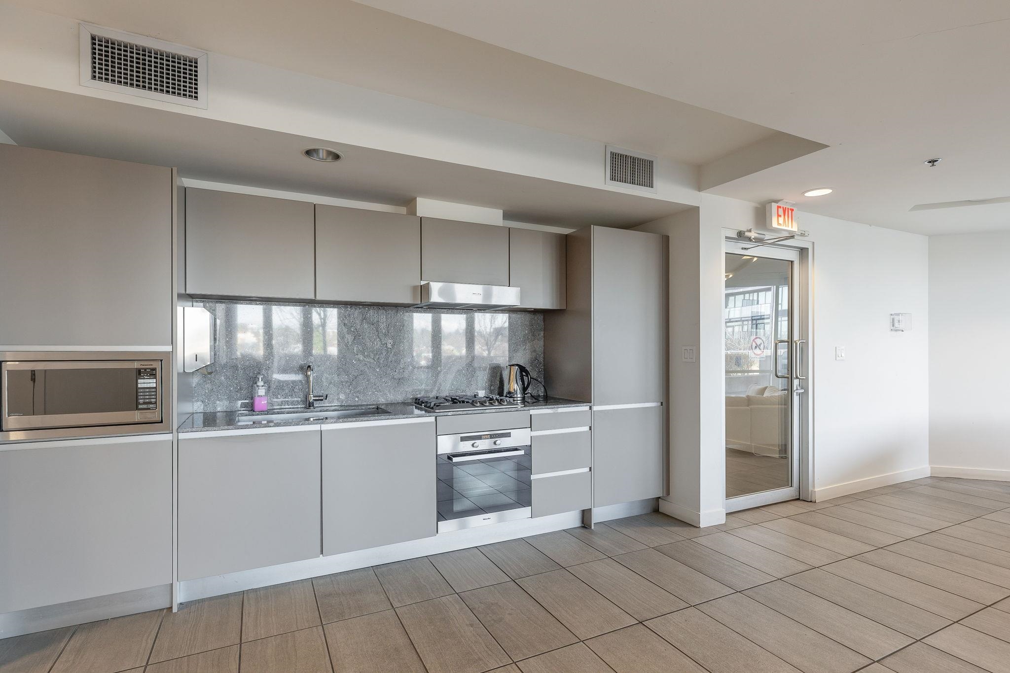 906 8588 CORNISH STREET, #906