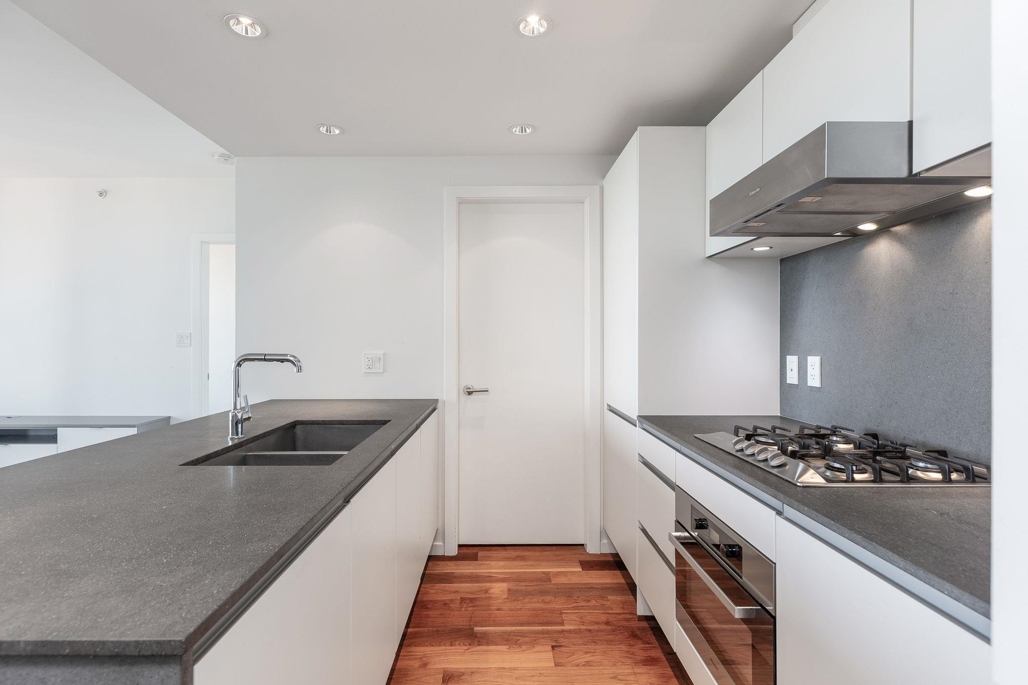 906 8588 CORNISH STREET, #906