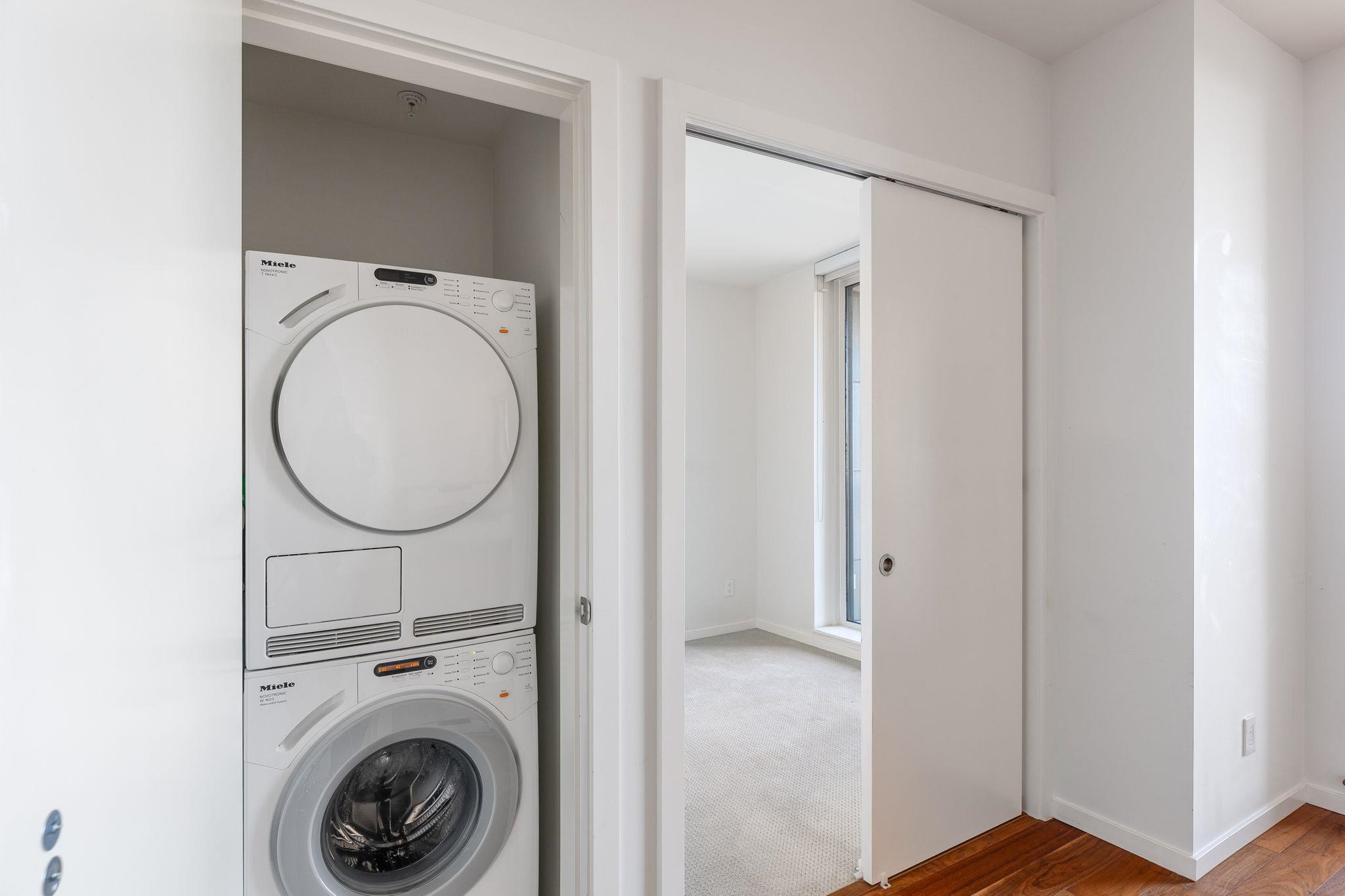 906 8588 CORNISH STREET, #906