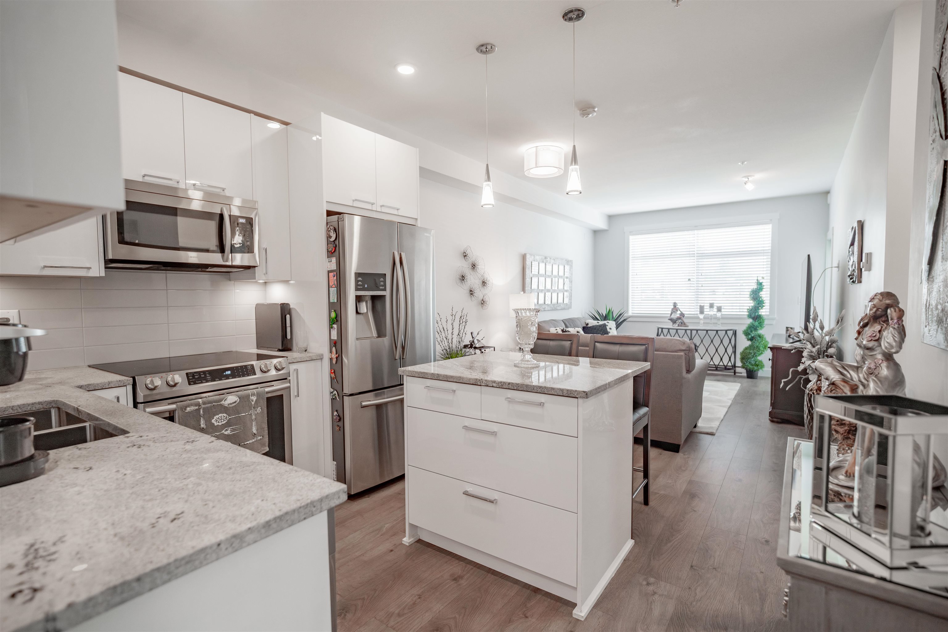 303 20696 EASTLEIGH CRESCENT, #303