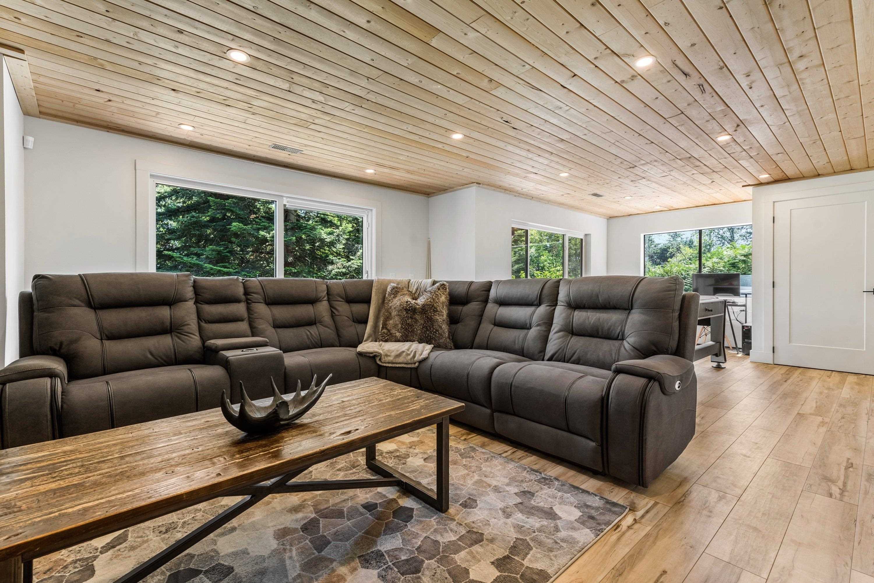 8565 GRAND VIEW DRIVE