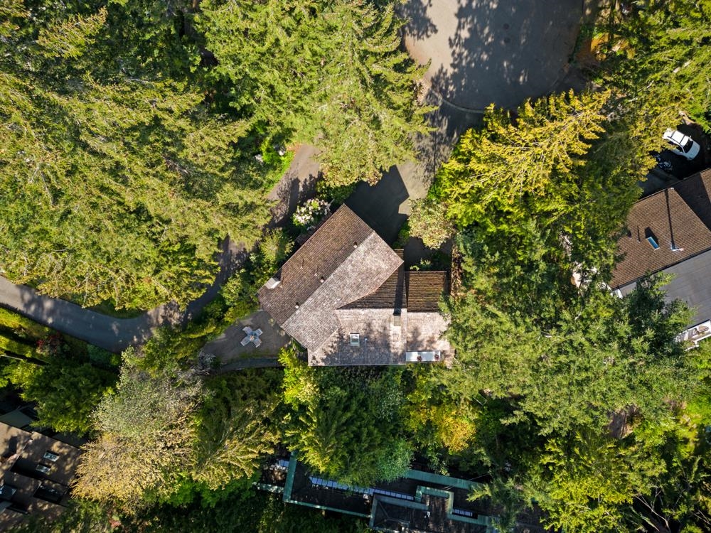 5707 BLUEBELL DRIVE
