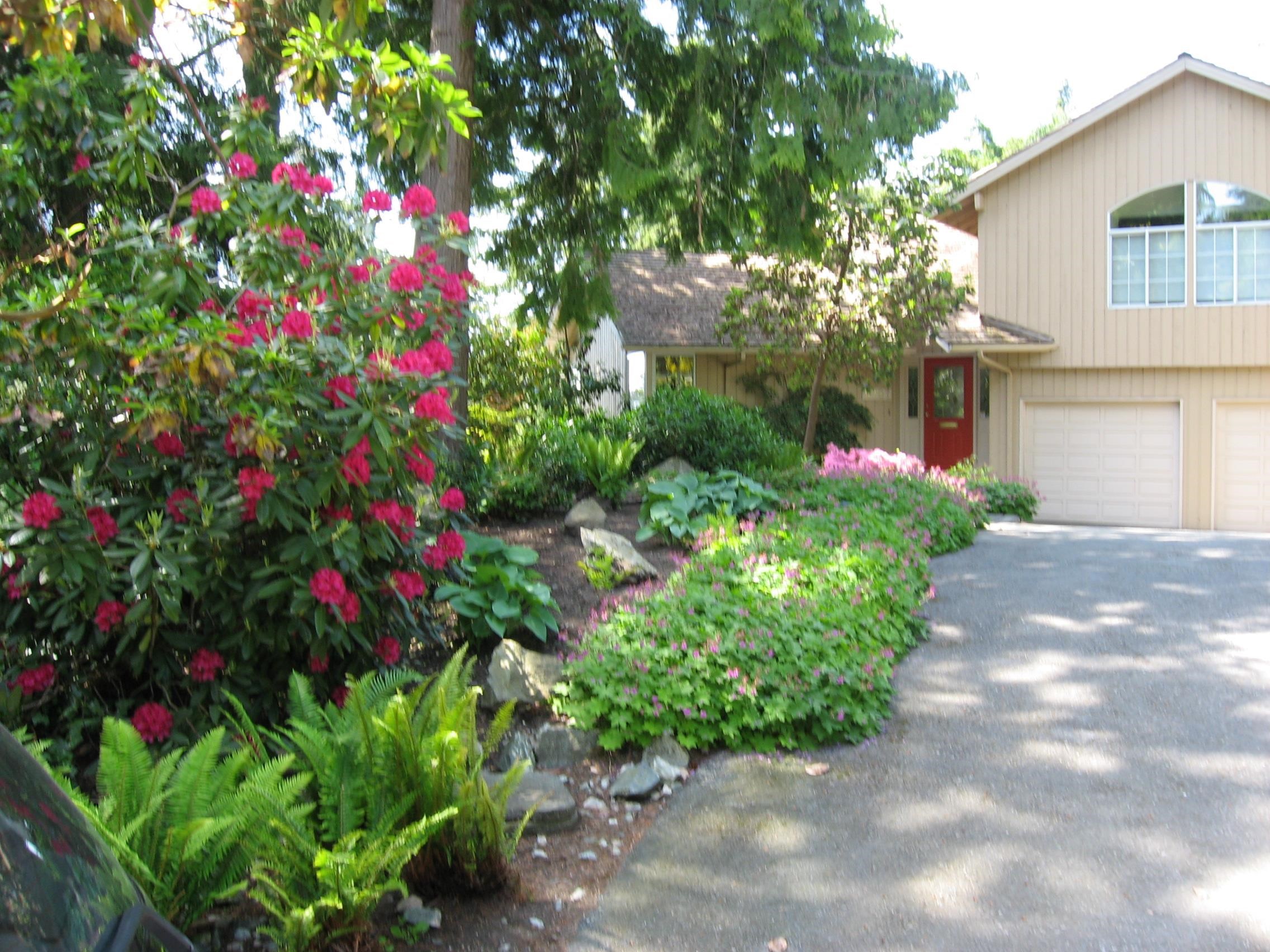 5707 BLUEBELL DRIVE