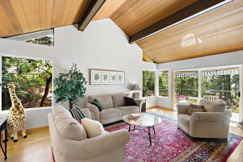 5707 BLUEBELL DRIVE