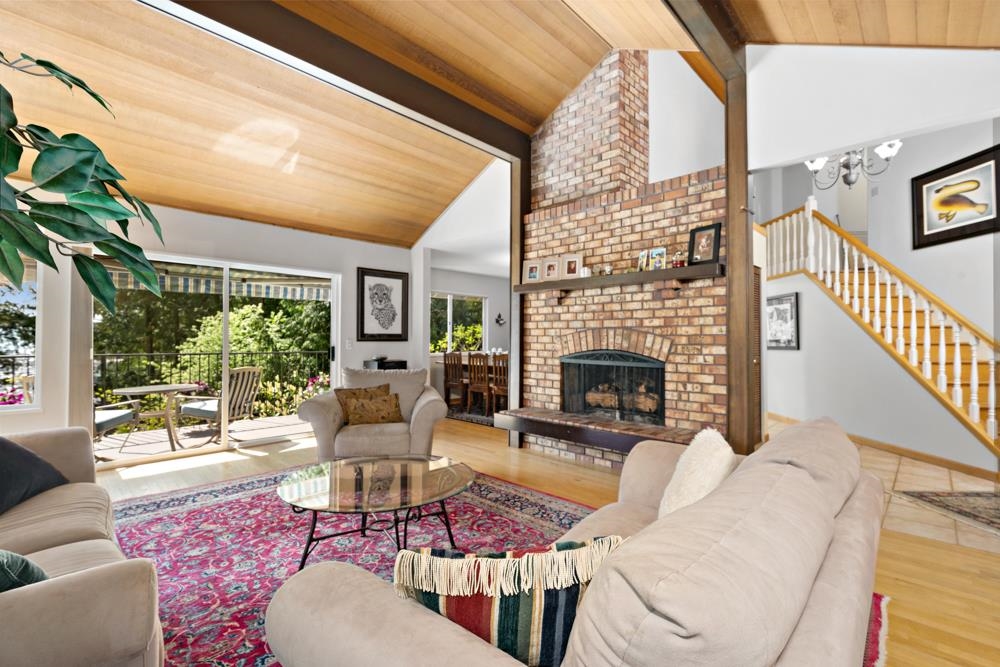 5707 BLUEBELL DRIVE