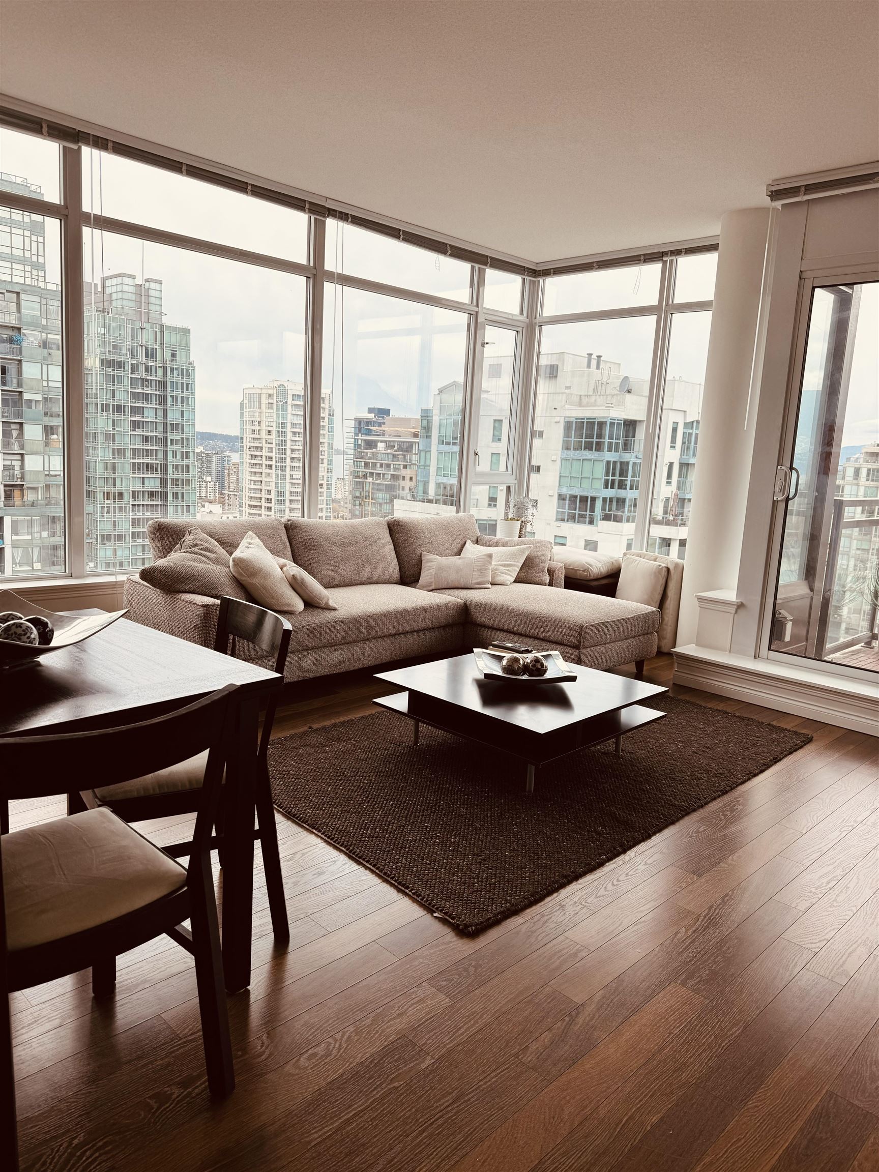 3102 1211 MELVILLE STREET, #3102