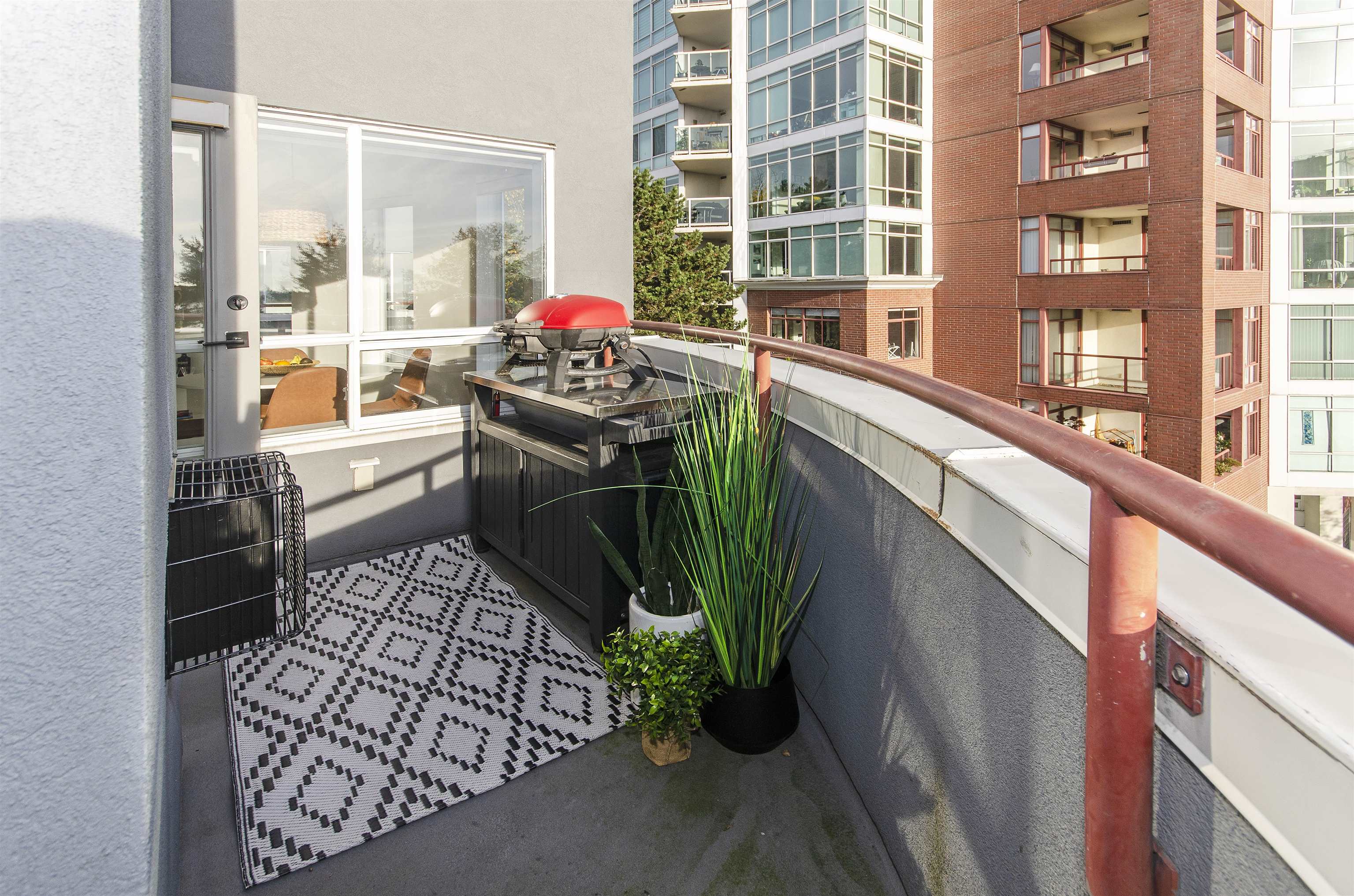 401 120 E 2ND STREET, #401