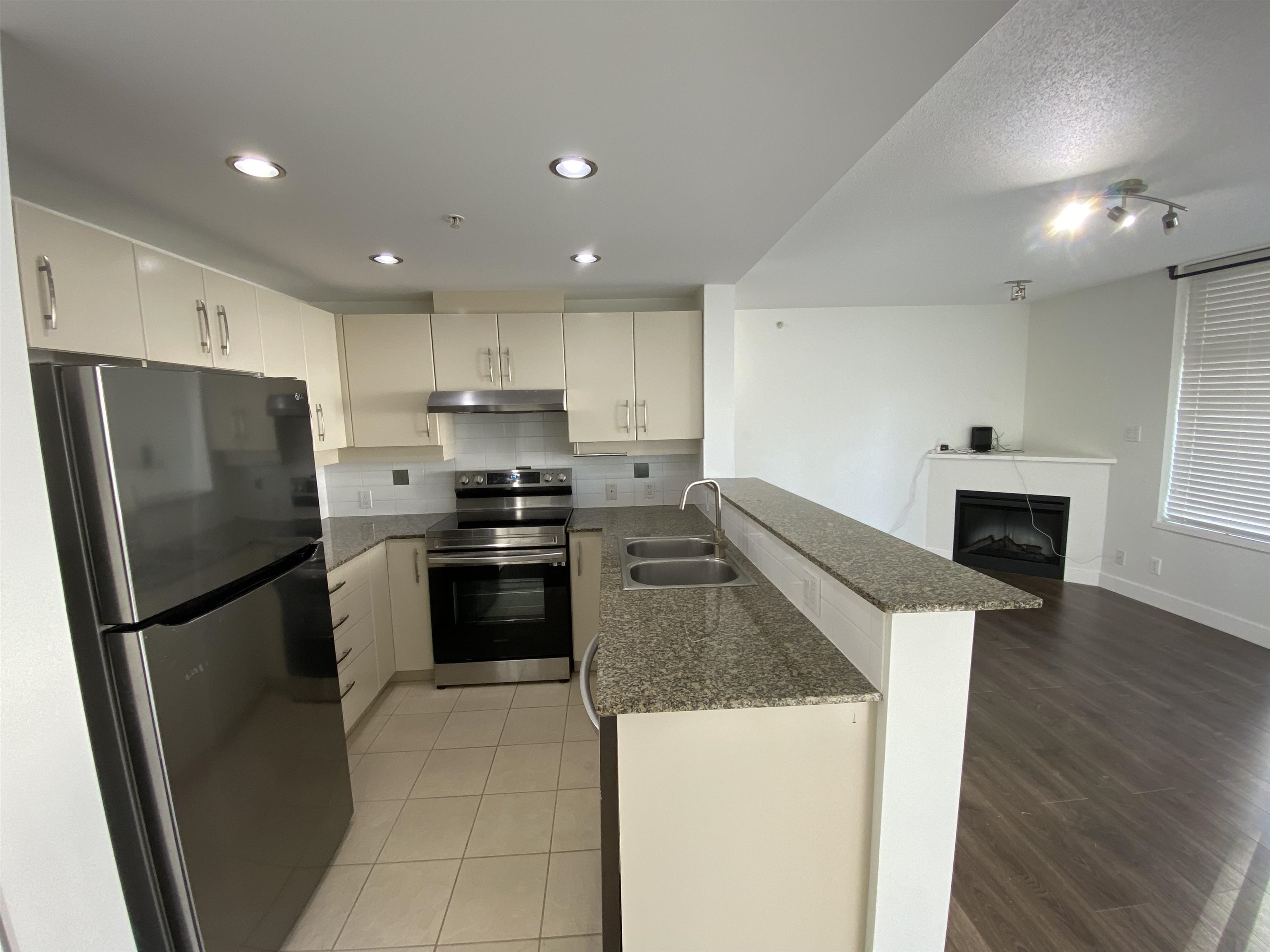 501 9288 UNIVERSITY CRESCENT, #501