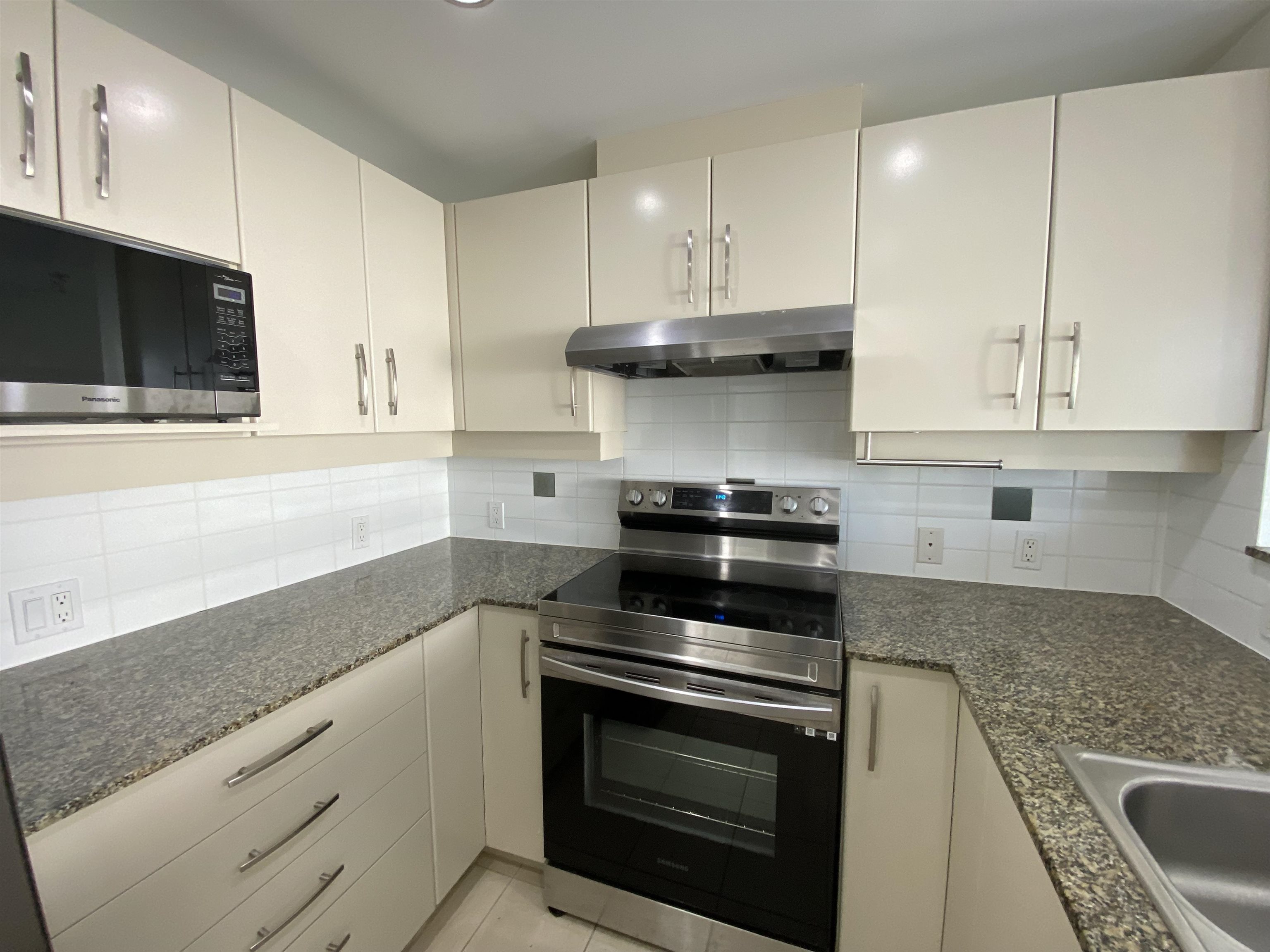 501 9288 UNIVERSITY CRESCENT, #501