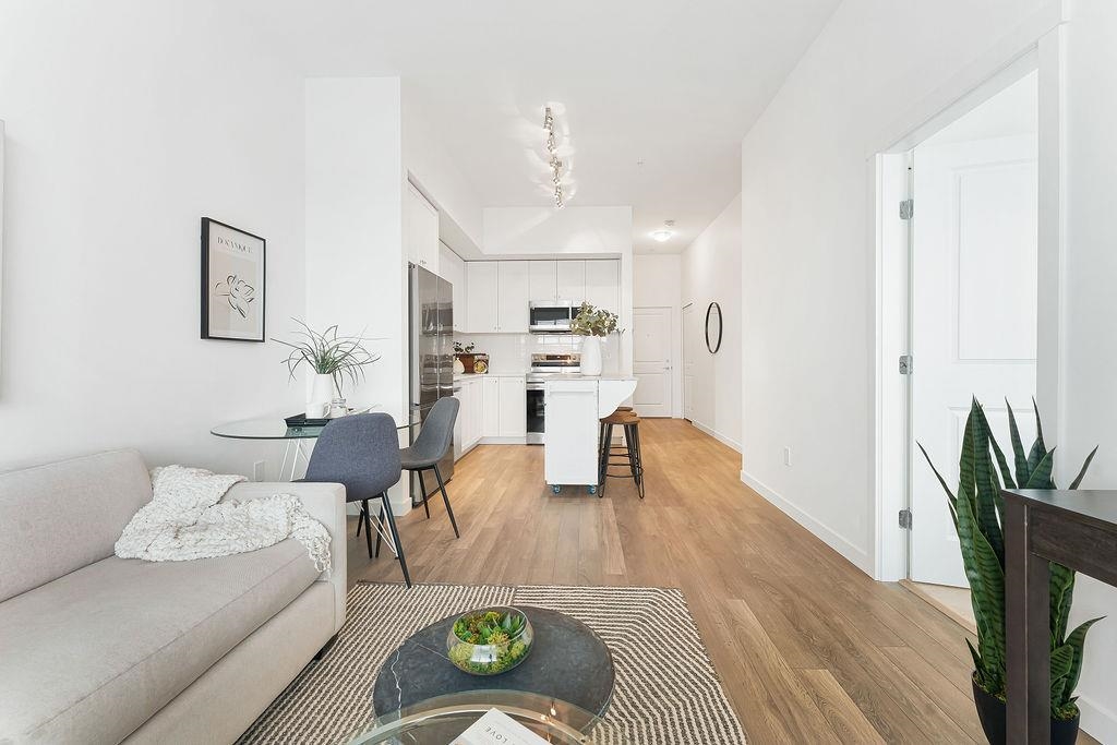 613 15858 FRASER HIGHWAY, #613