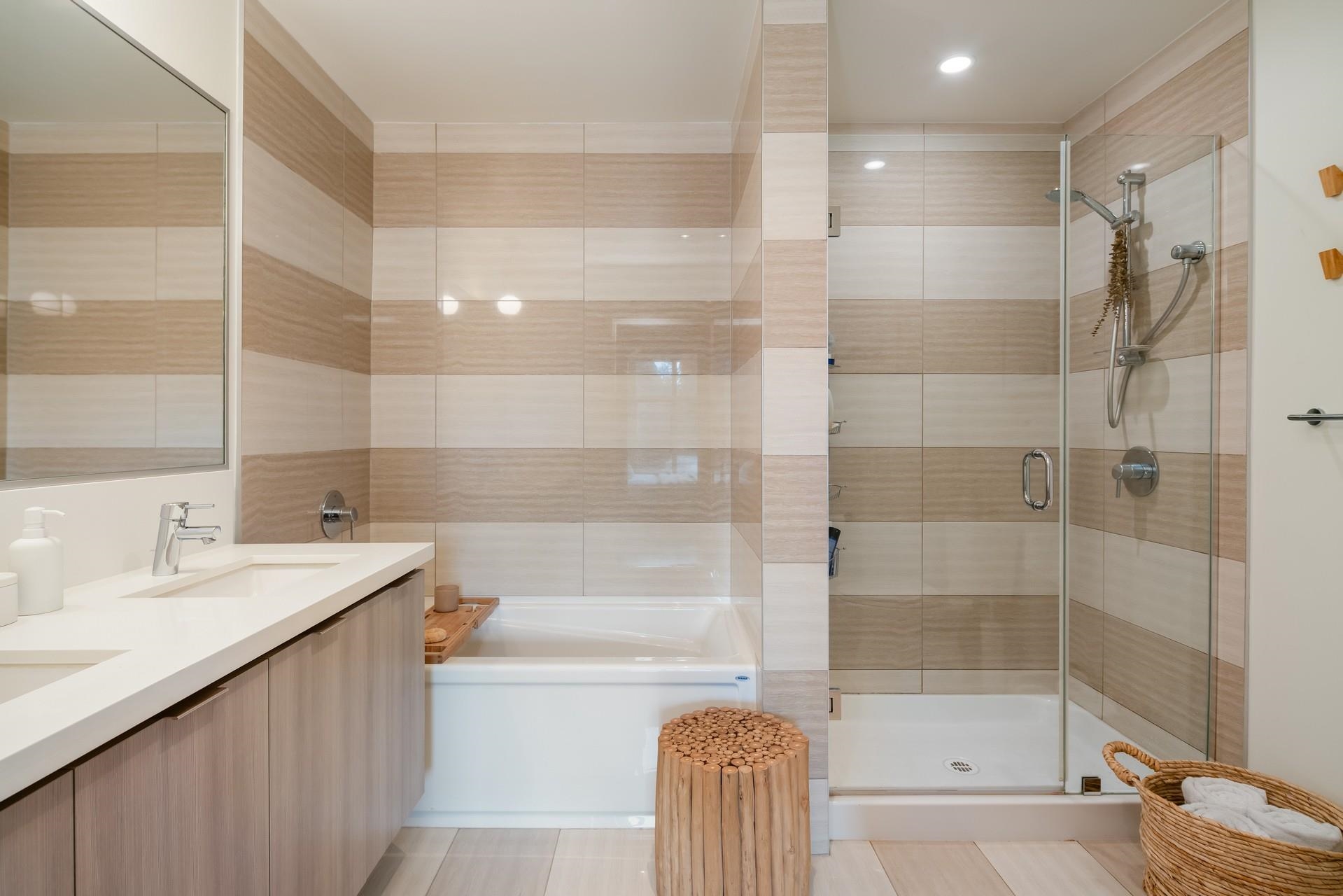202 3602 ALDERCREST DRIVE, #202