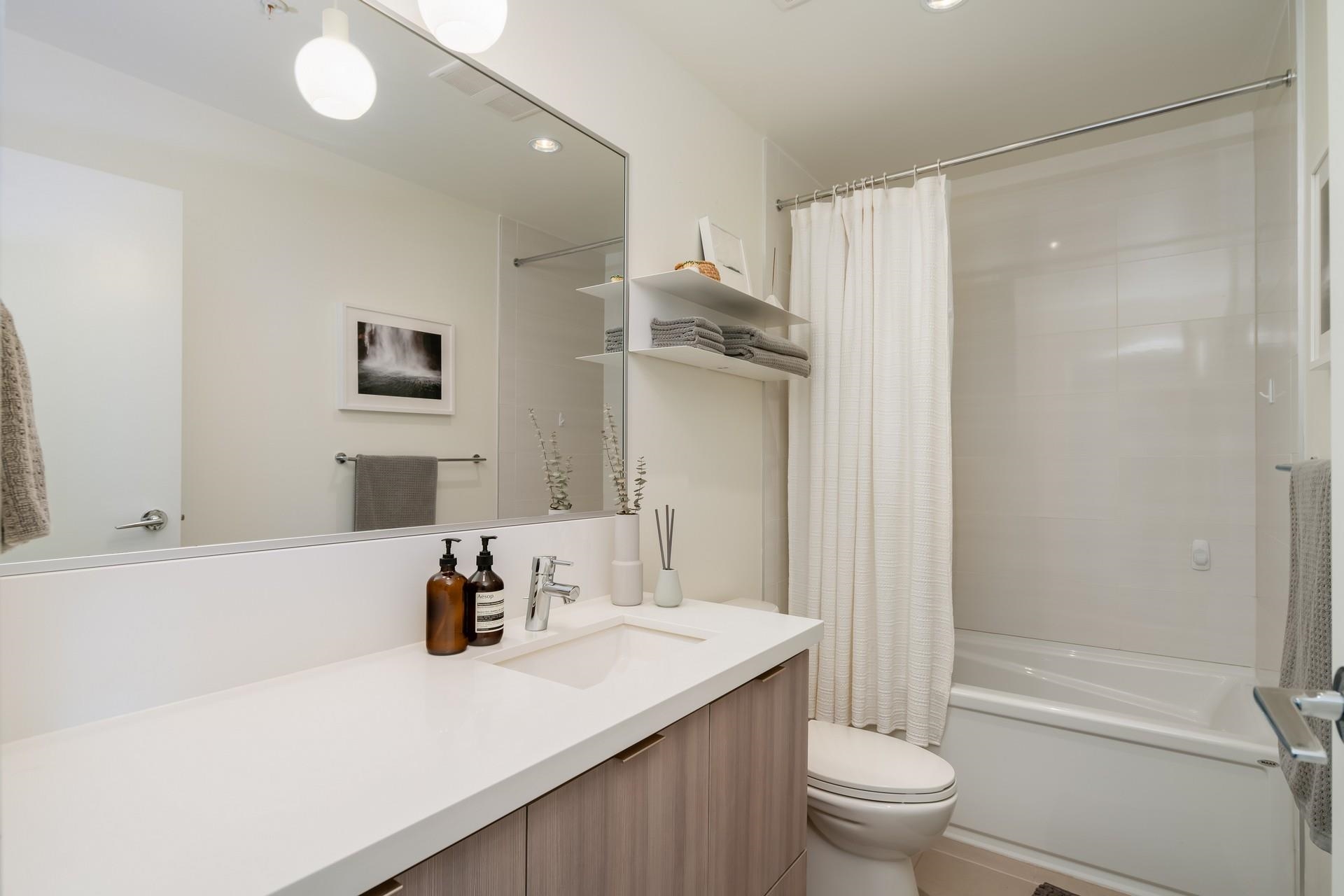 202 3602 ALDERCREST DRIVE, #202