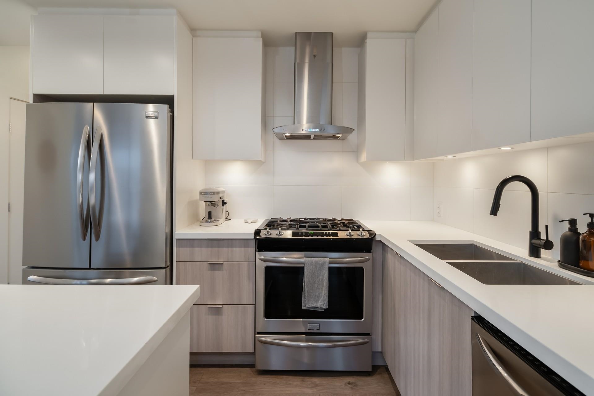 202 3602 ALDERCREST DRIVE, #202