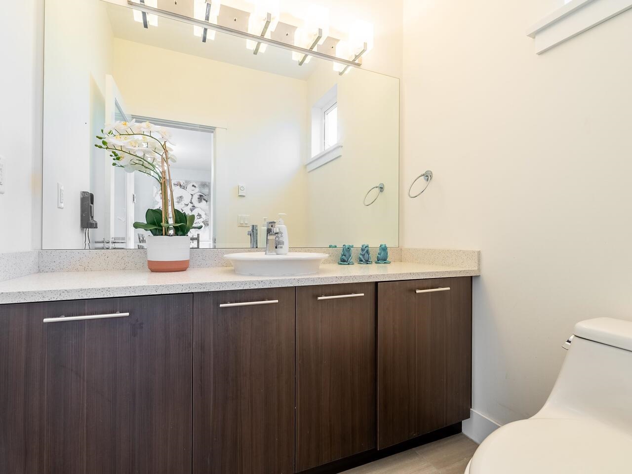 68 9989 E BARNSTON DRIVE, #68
