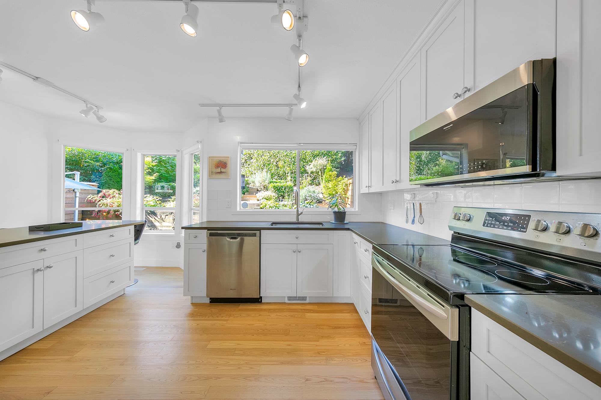 402 1176 FALCON DRIVE, #402