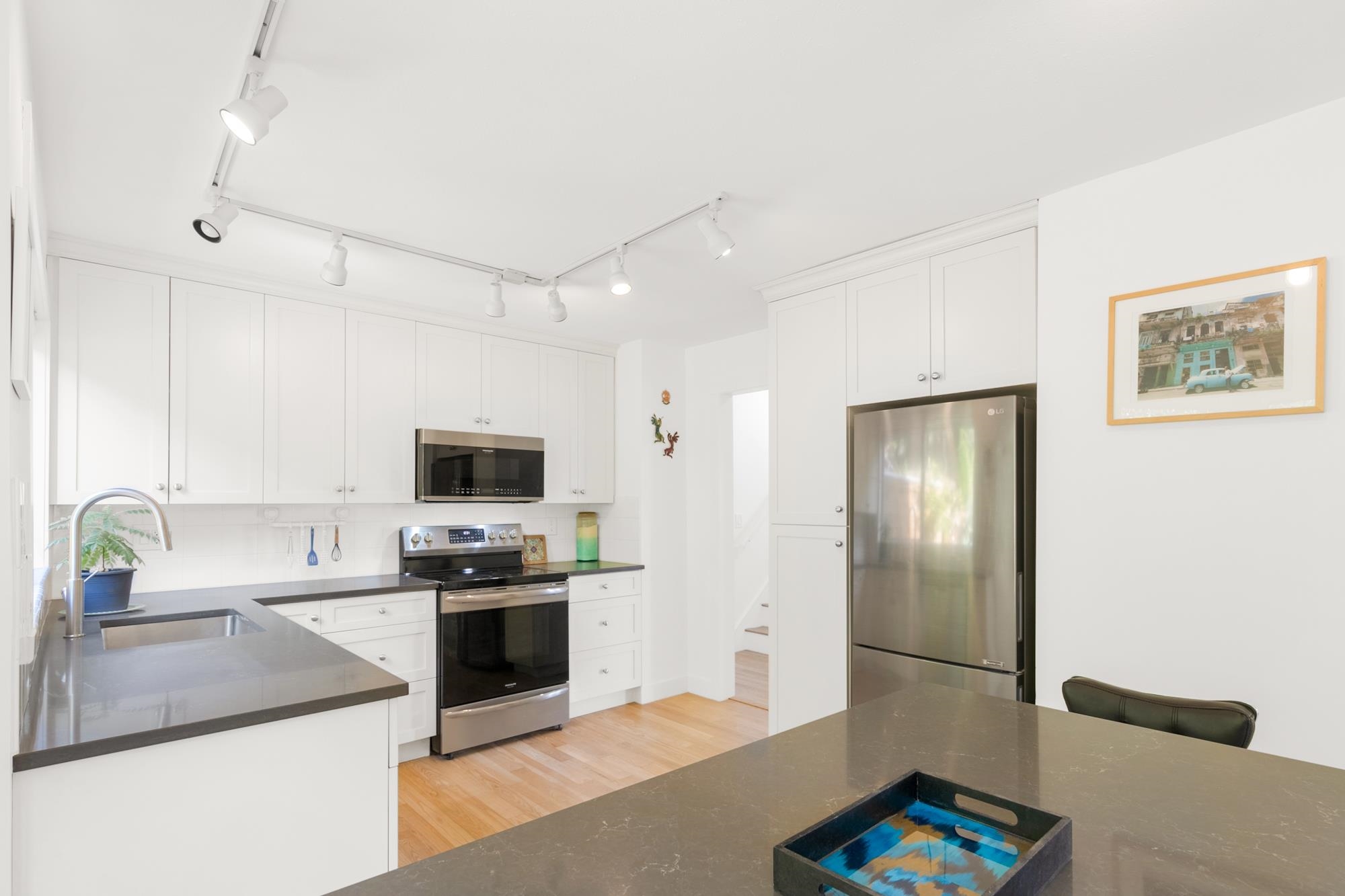 402 1176 FALCON DRIVE, #402
