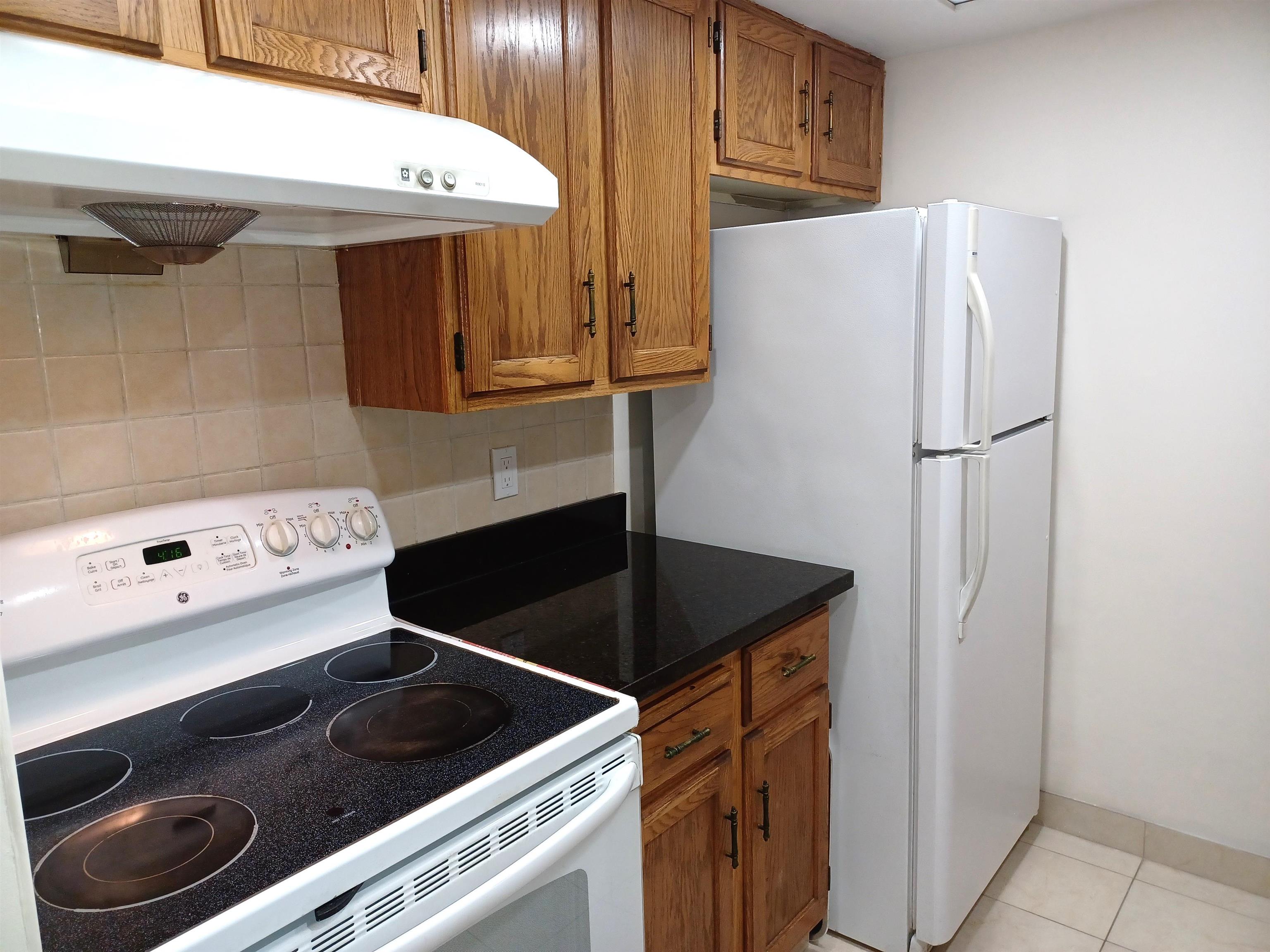 1405 6595 WILLINGDON AVENUE, #1405