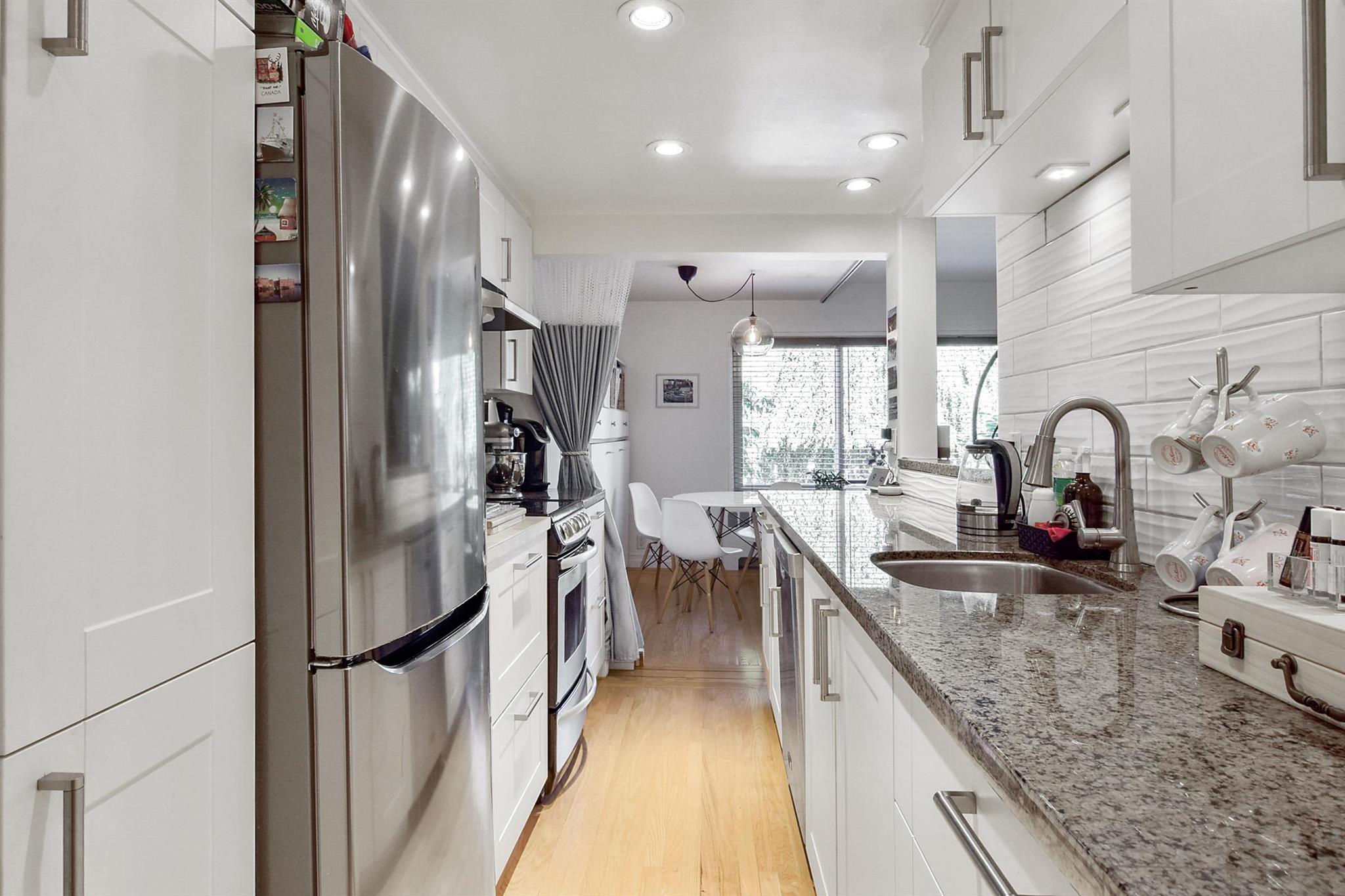 25 1480 ARBUTUS STREET, #25
