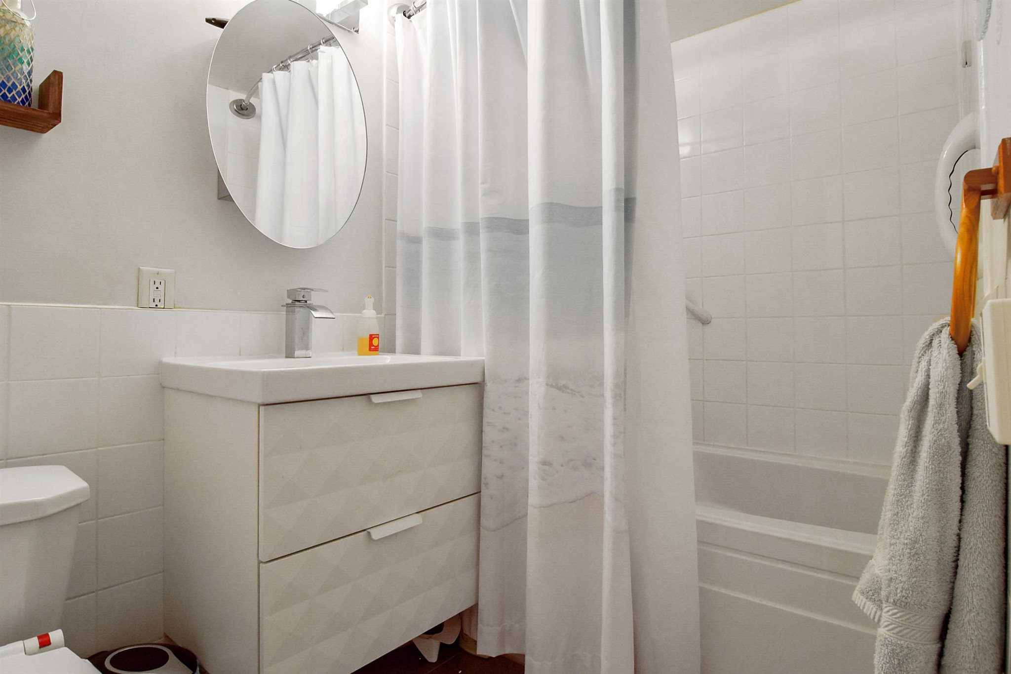 25 1480 ARBUTUS STREET, #25