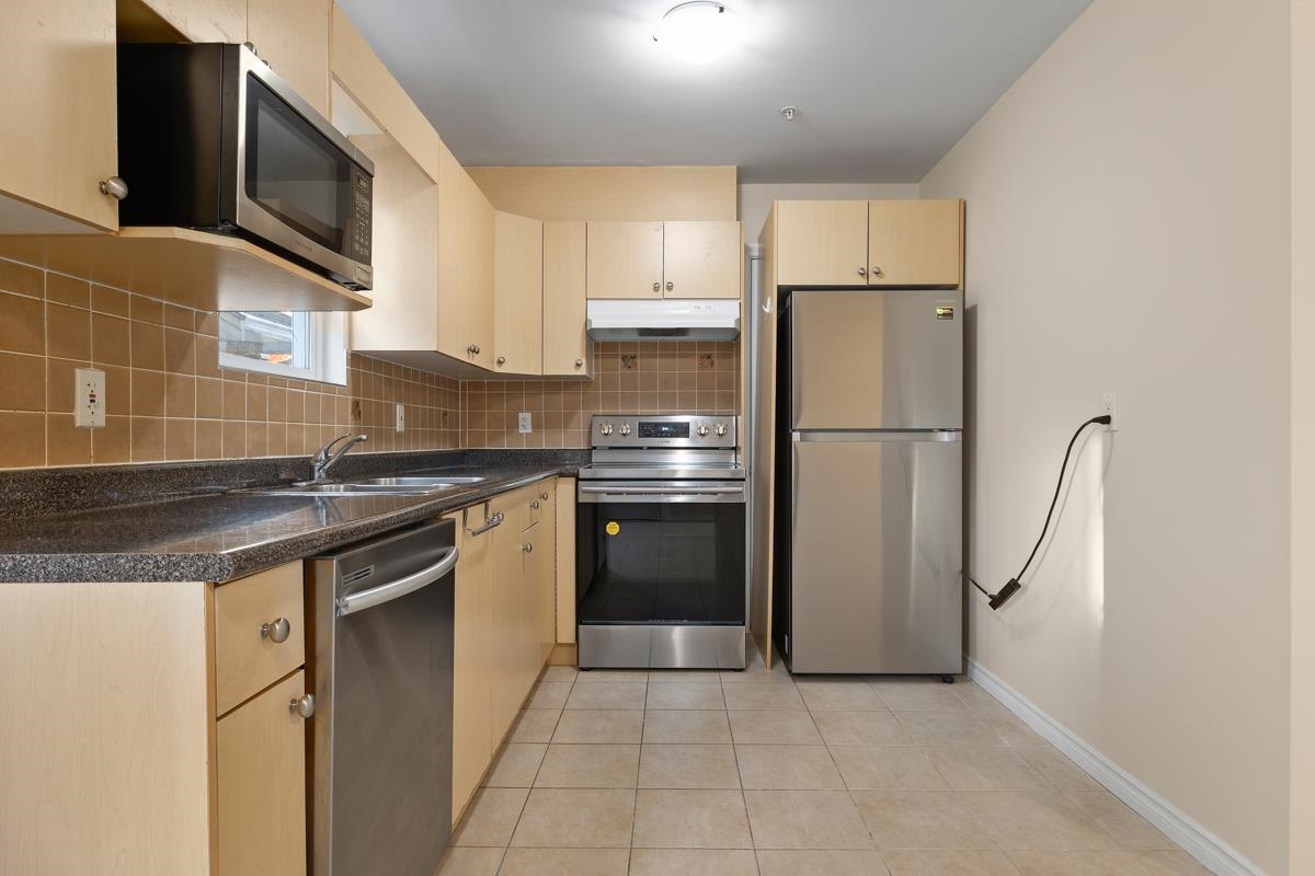 B 2608 LINCOLN AVENUE, #B