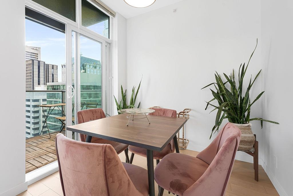 2704 1189 MELVILLE STREET, #2704