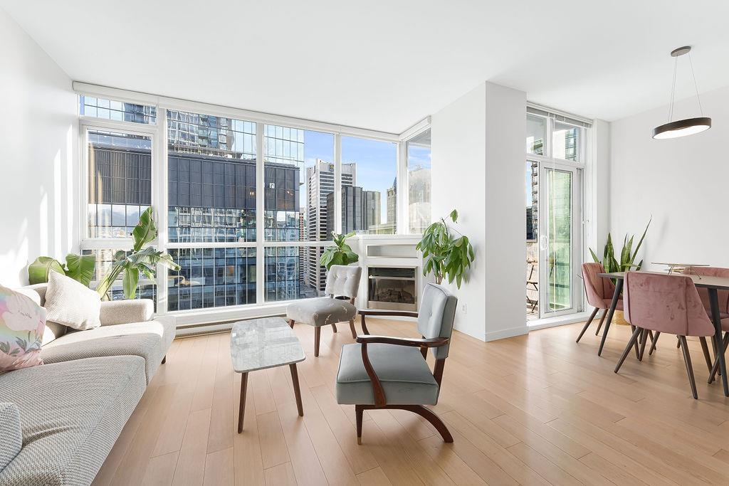 2704 1189 MELVILLE STREET, #2704