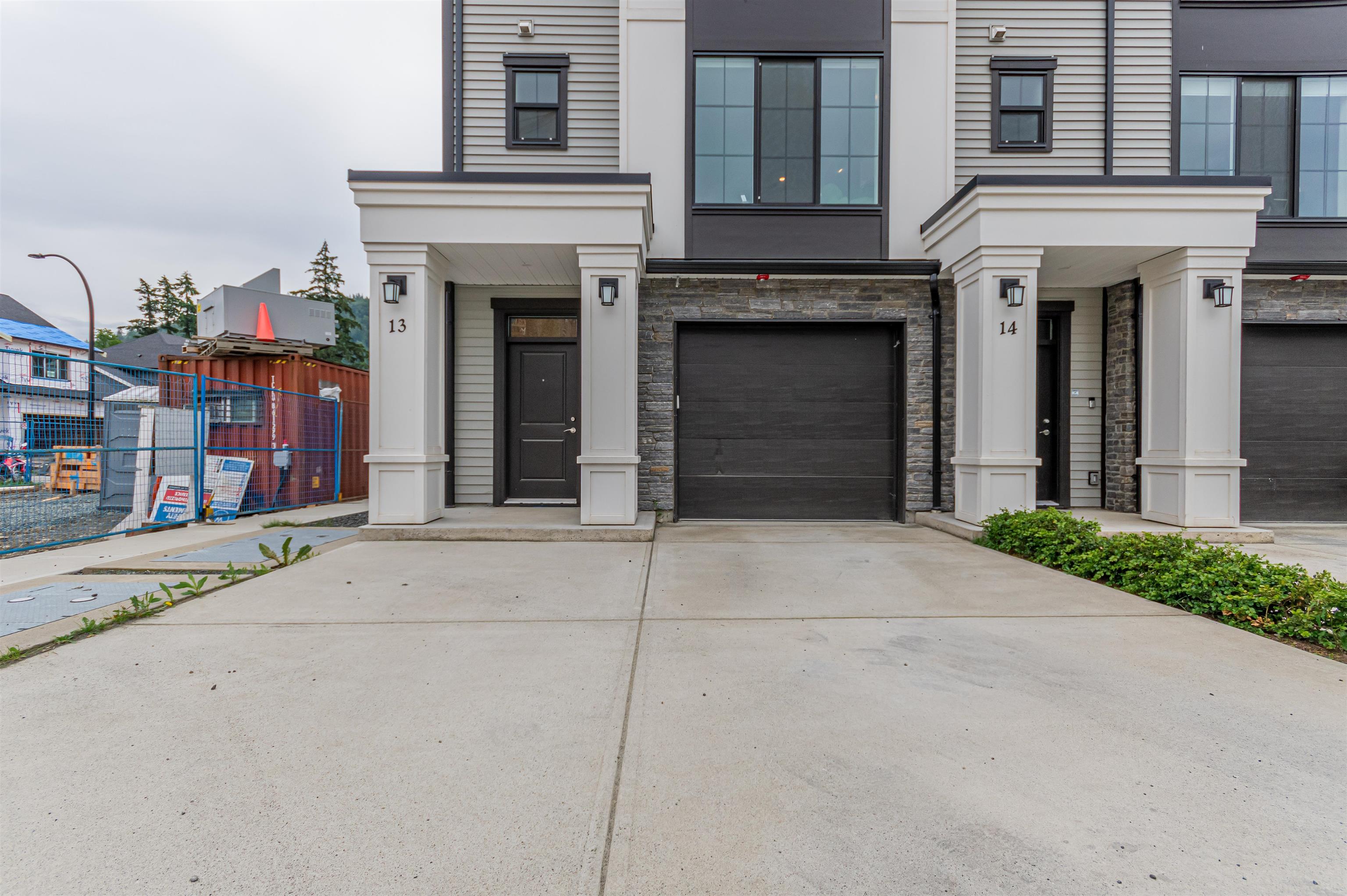 13 5480 PEBBLE LANE, #13