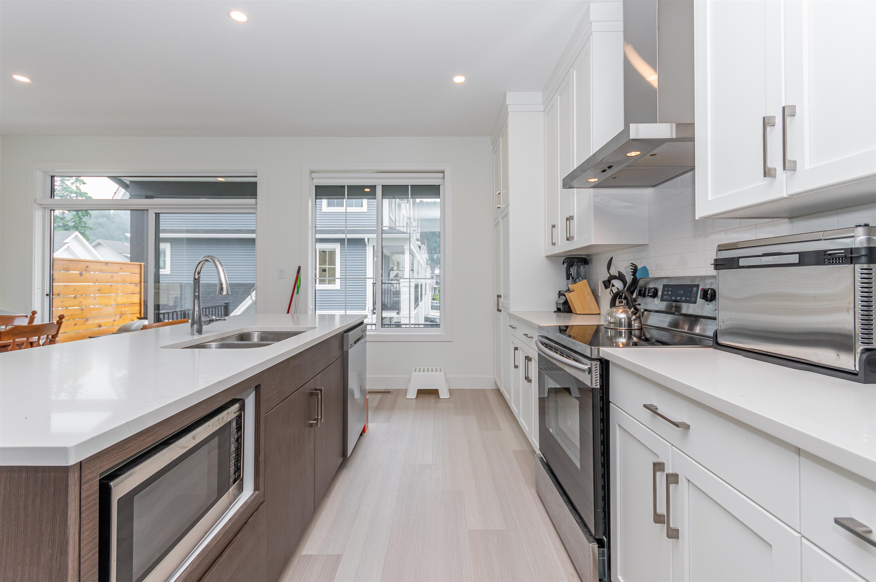 13 5480 PEBBLE LANE, #13
