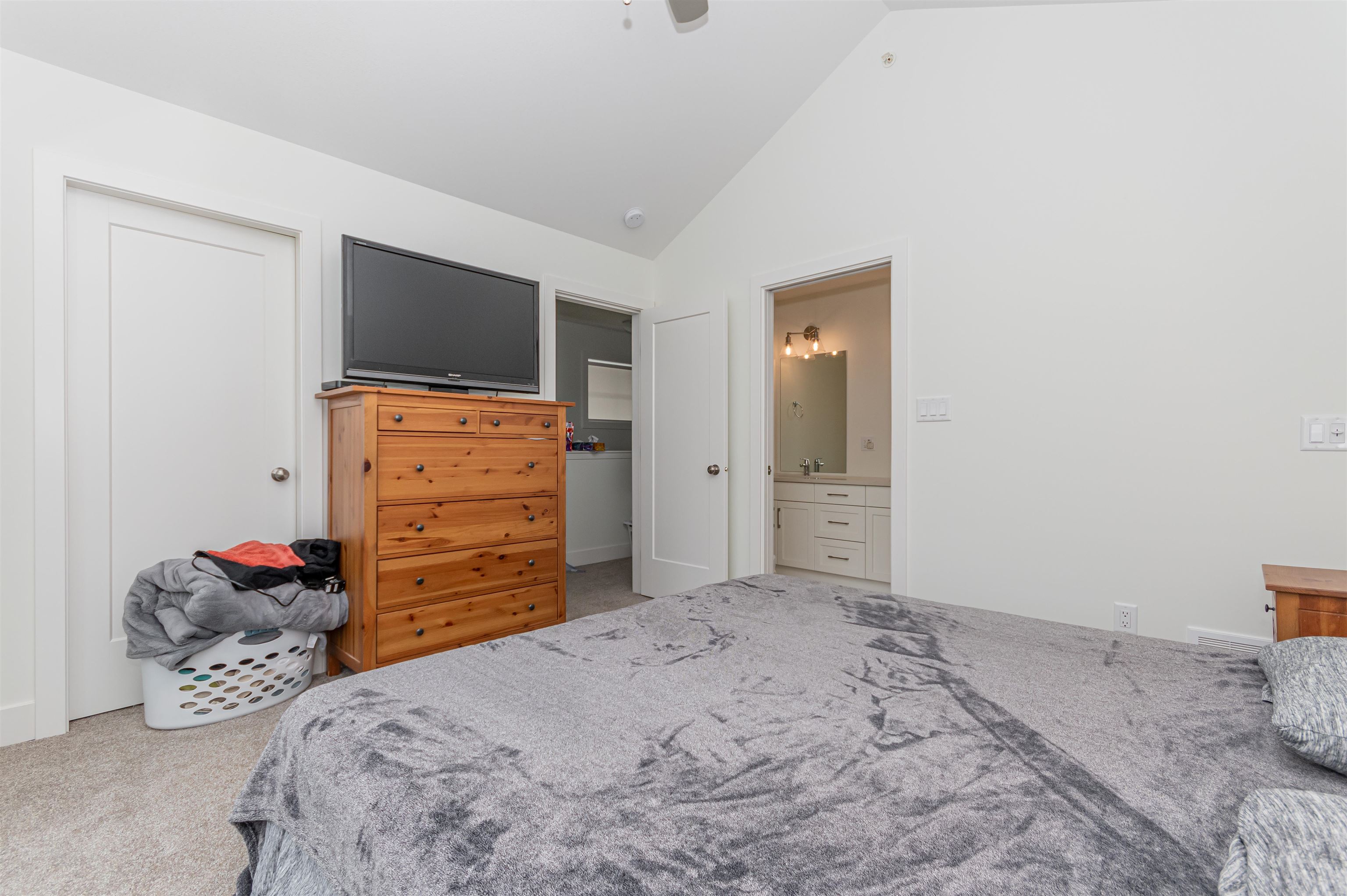 13 5480 PEBBLE LANE, #13