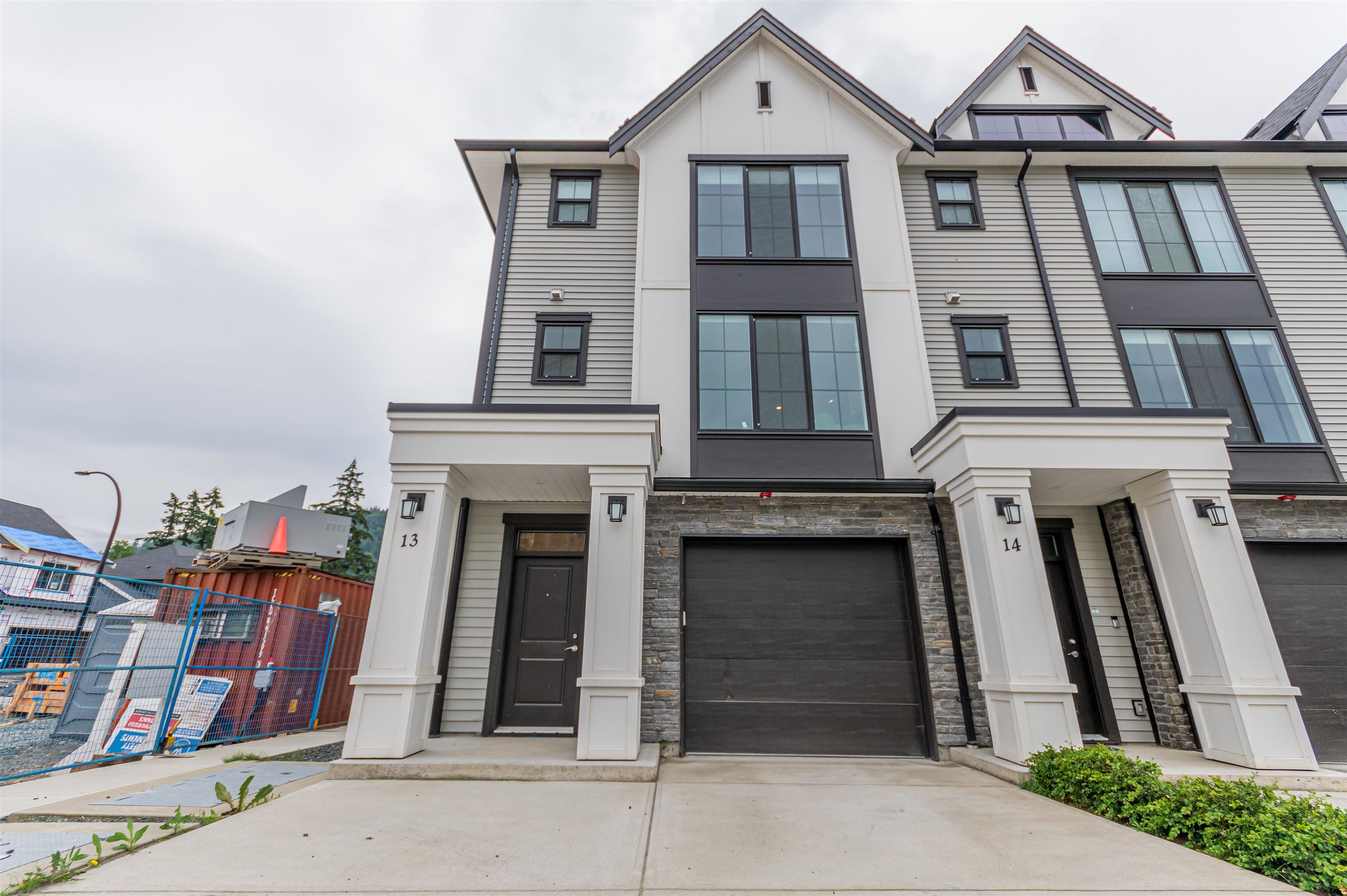13 5480 PEBBLE LANE, #13