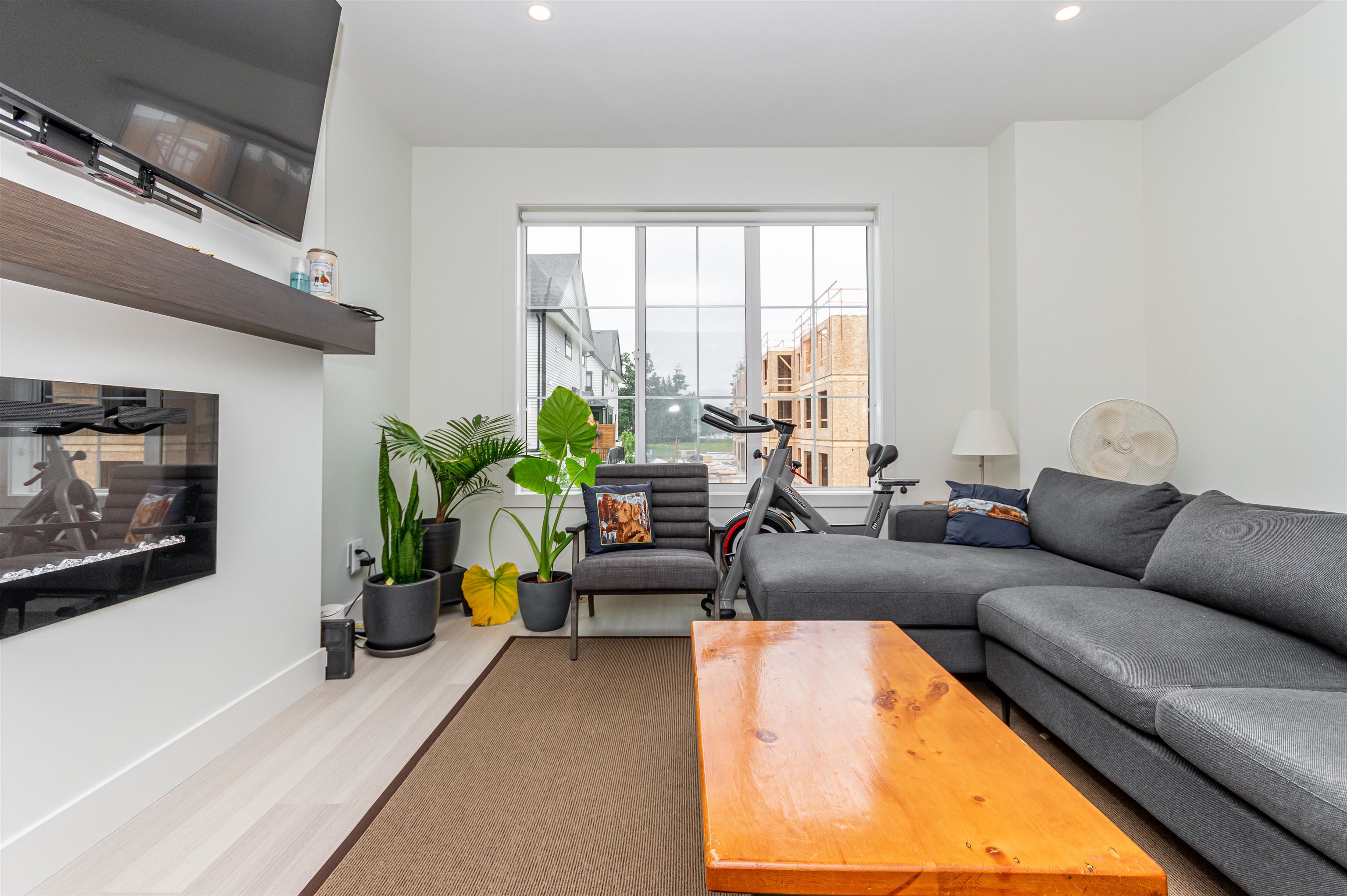 13 5480 PEBBLE LANE, #13