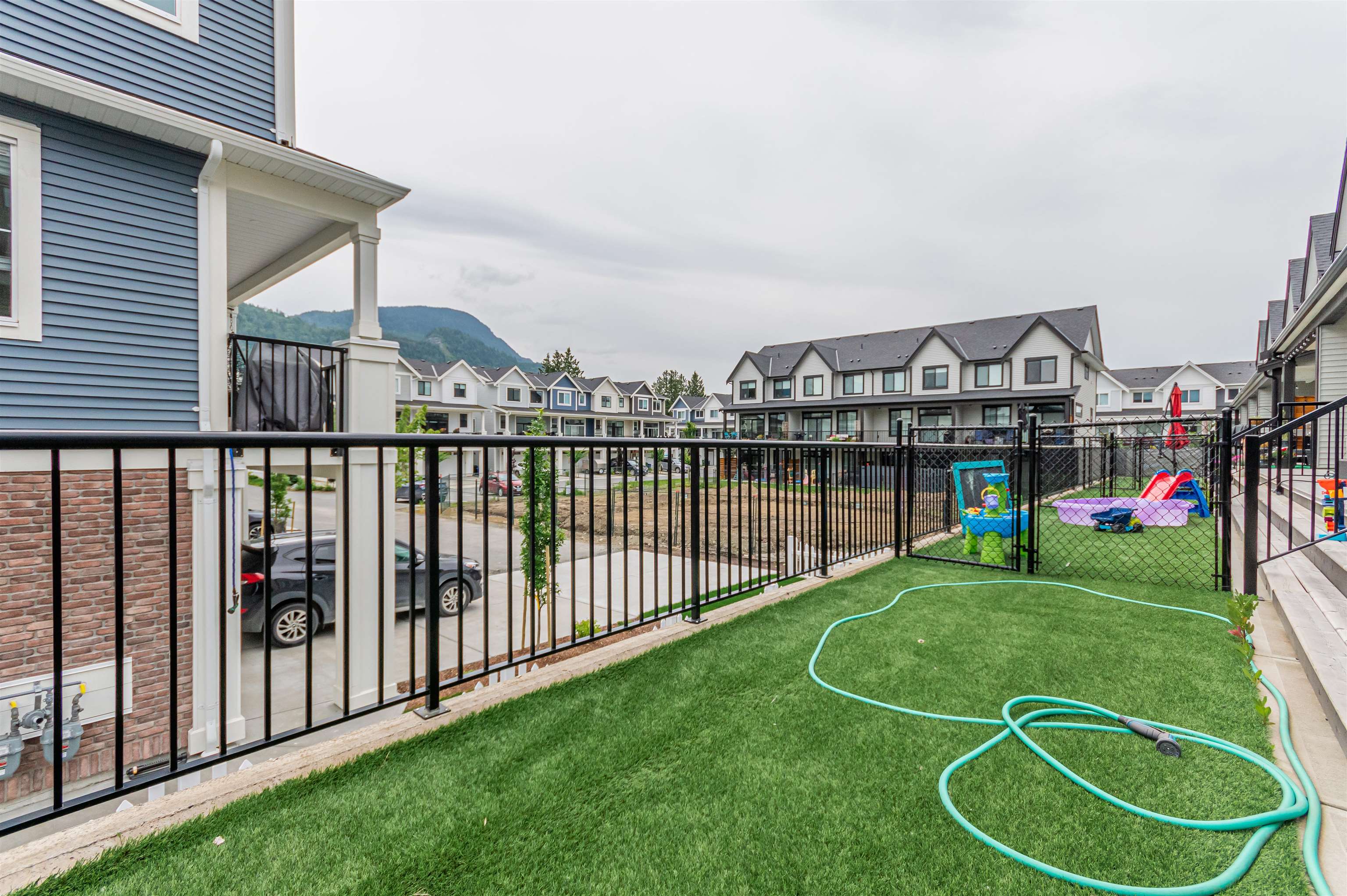 13 5480 PEBBLE LANE, #13