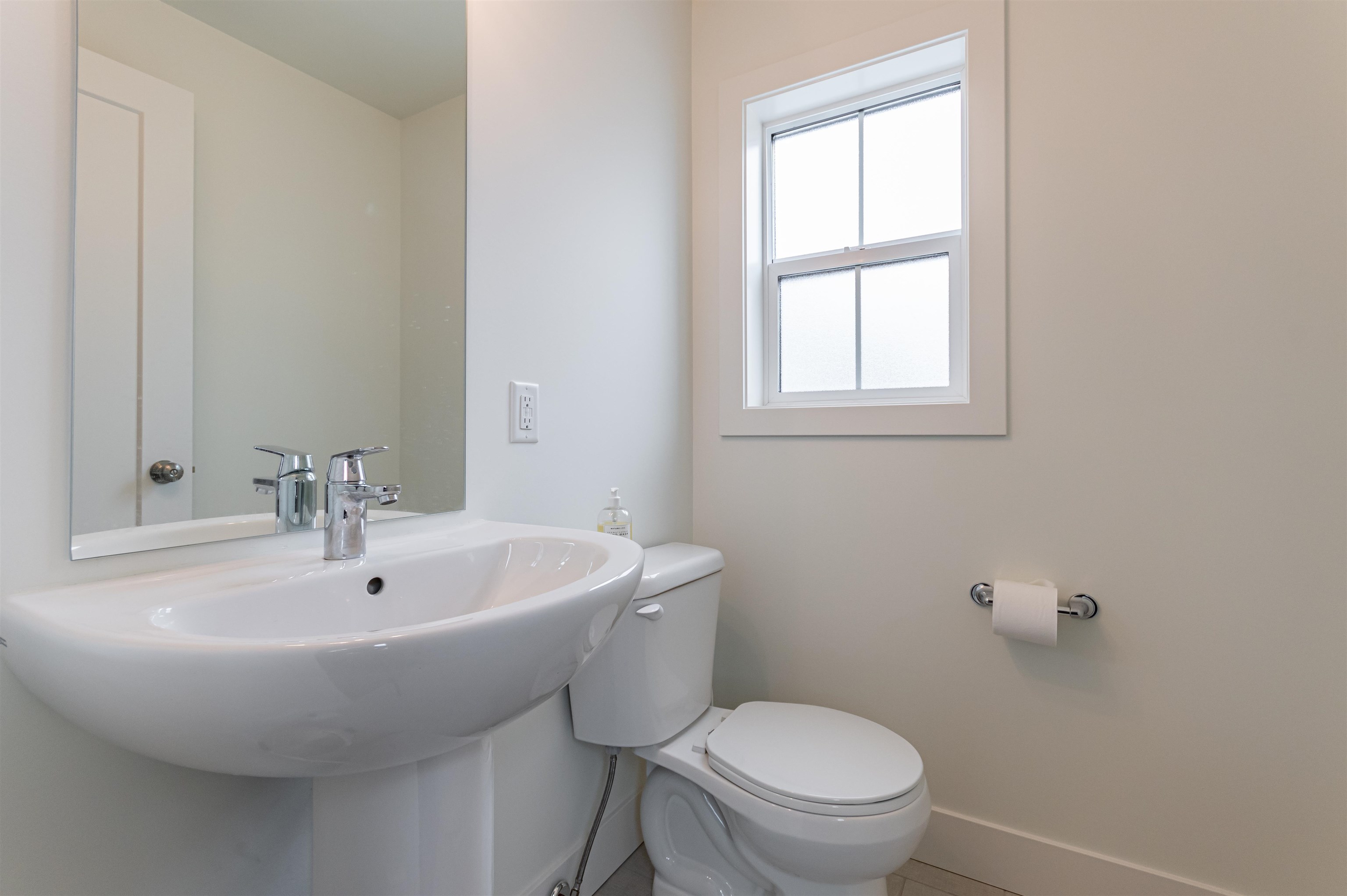 13 5480 PEBBLE LANE, #13