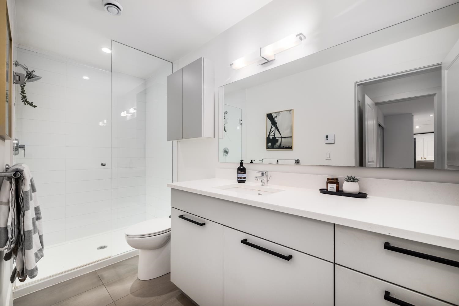 102 1661 E 2ND AVENUE, #102