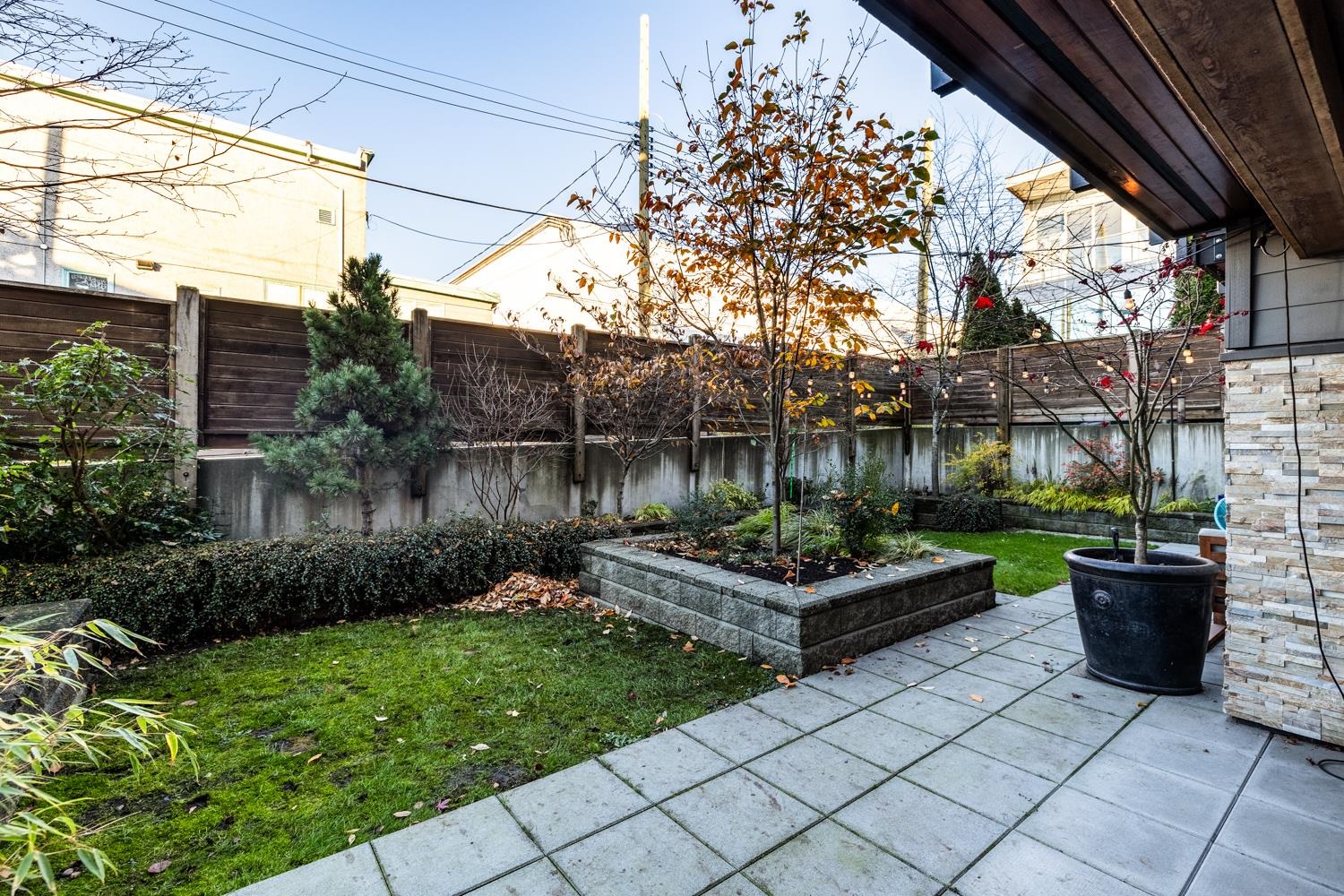 102 1661 E 2ND AVENUE, #102